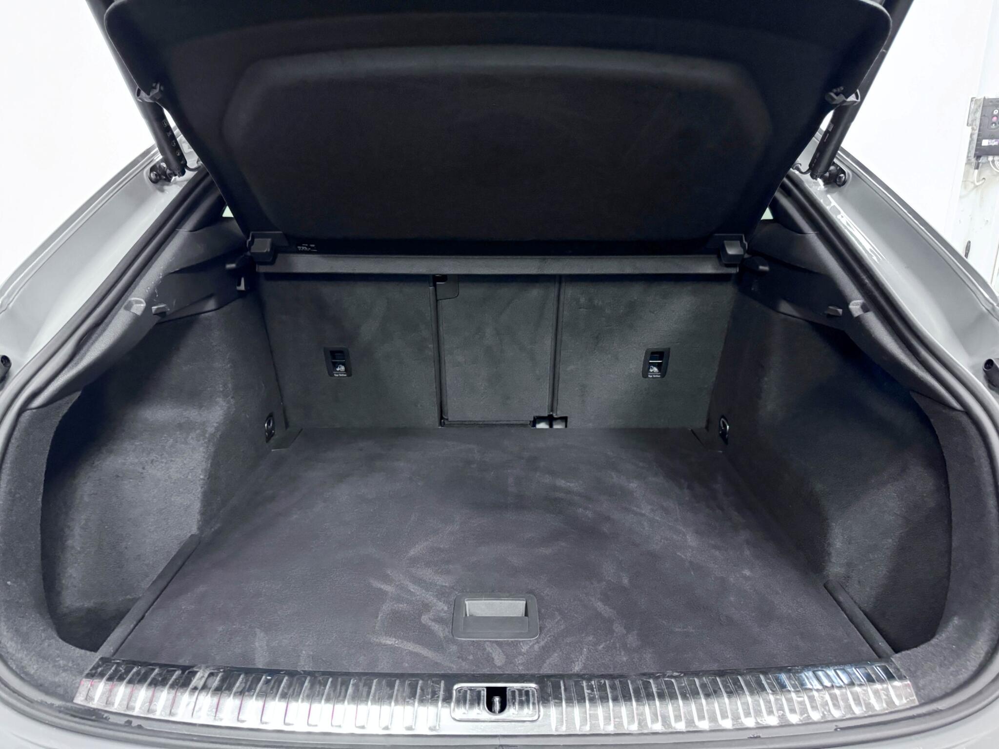Audi RS Q3 view 7