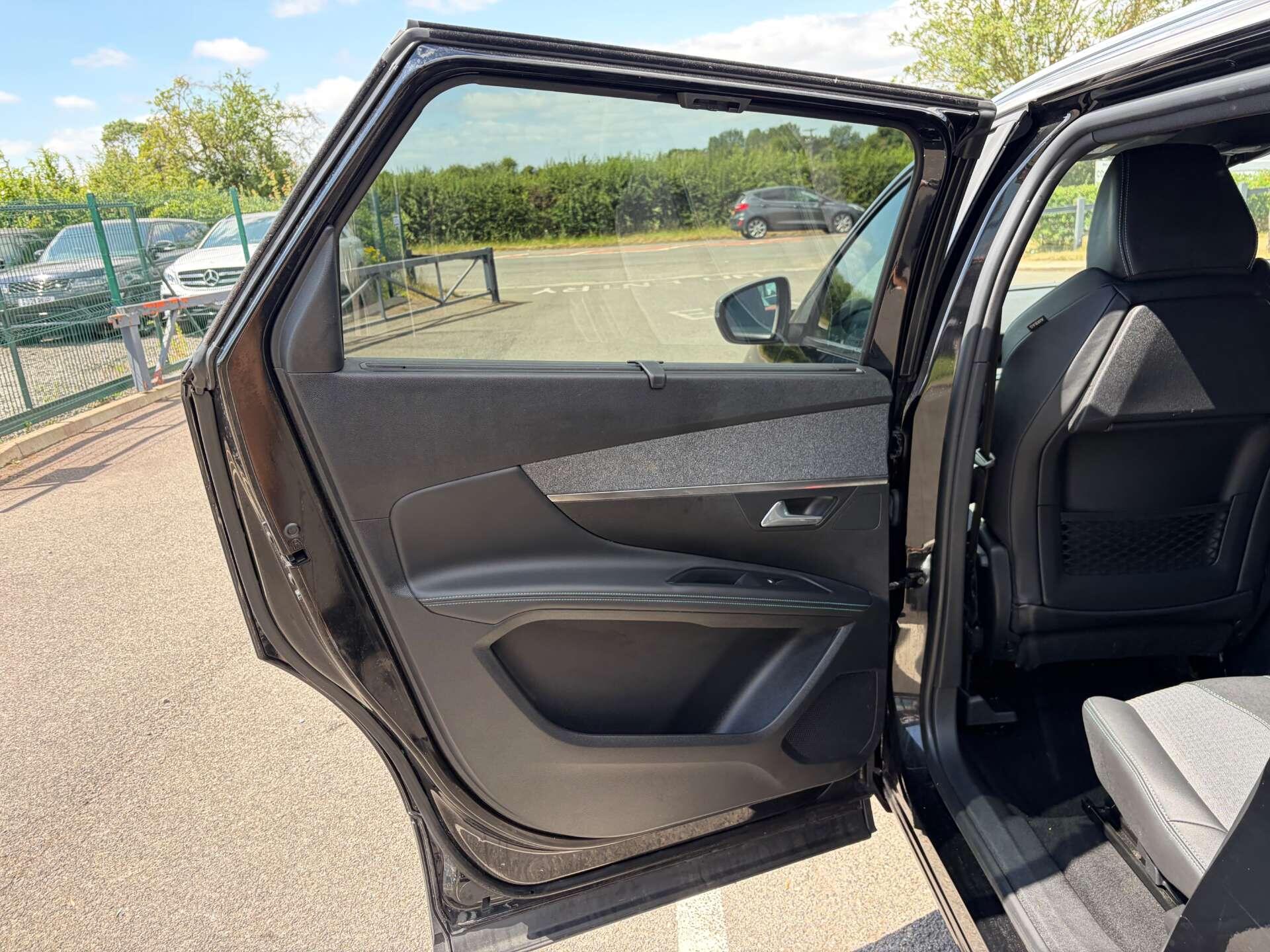 Peugeot 5008 view 19