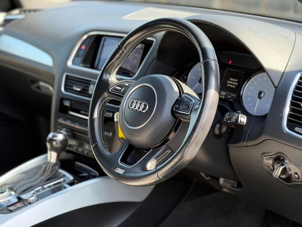 Audi SQ5 view 12