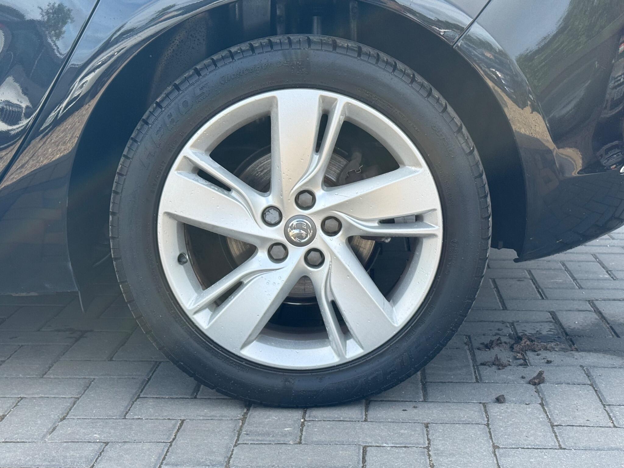 Vauxhall Astra view 14