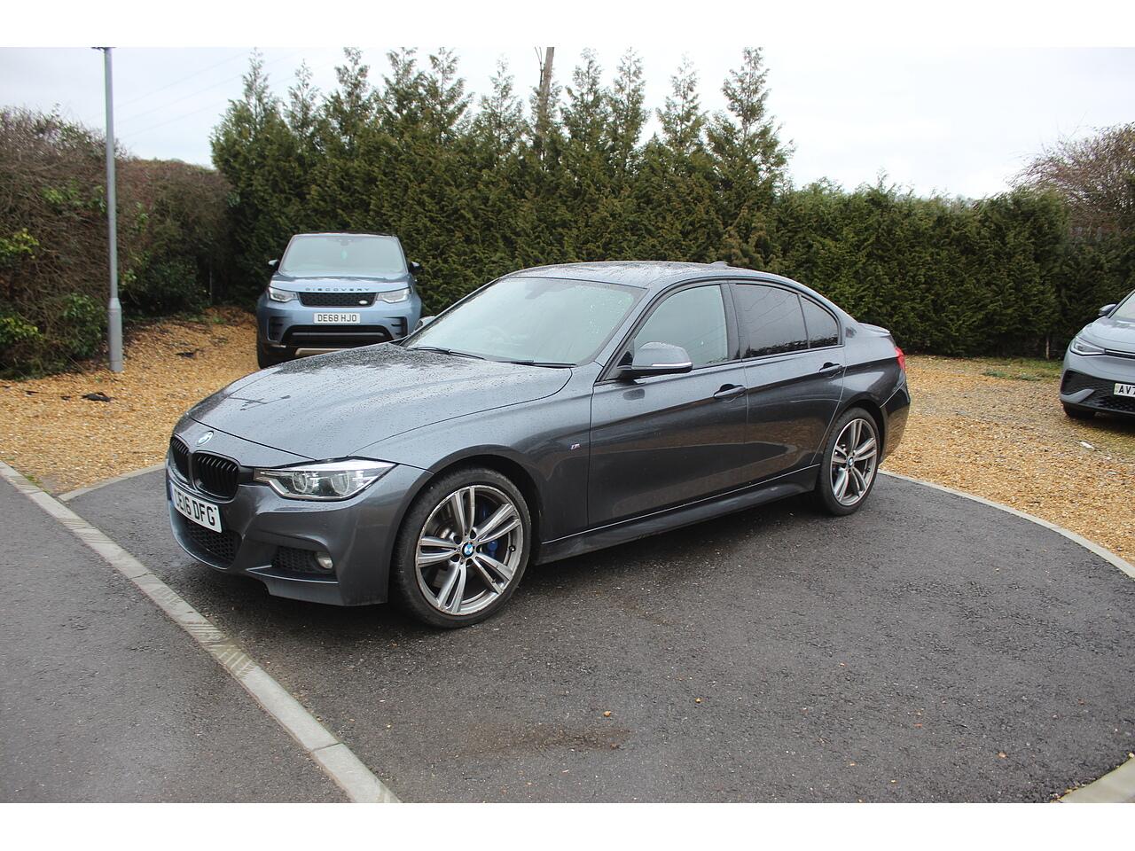 BMW 3 Series view 4