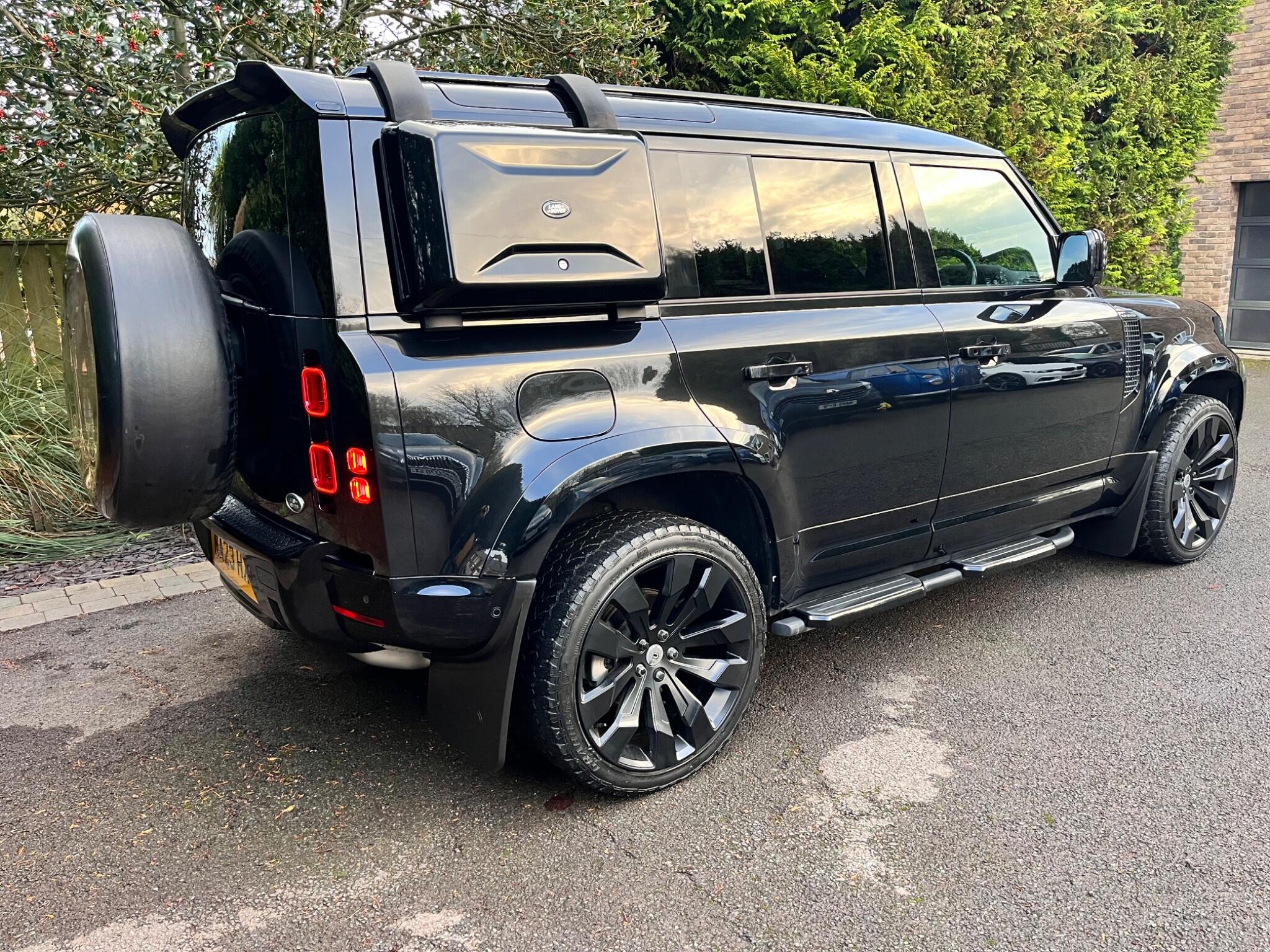 Land Rover Defender view 17