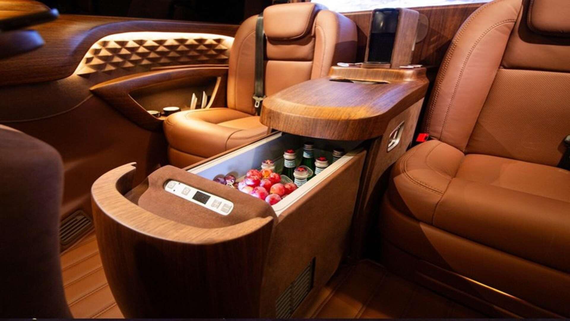 Mercedes-Benz V Class view 3