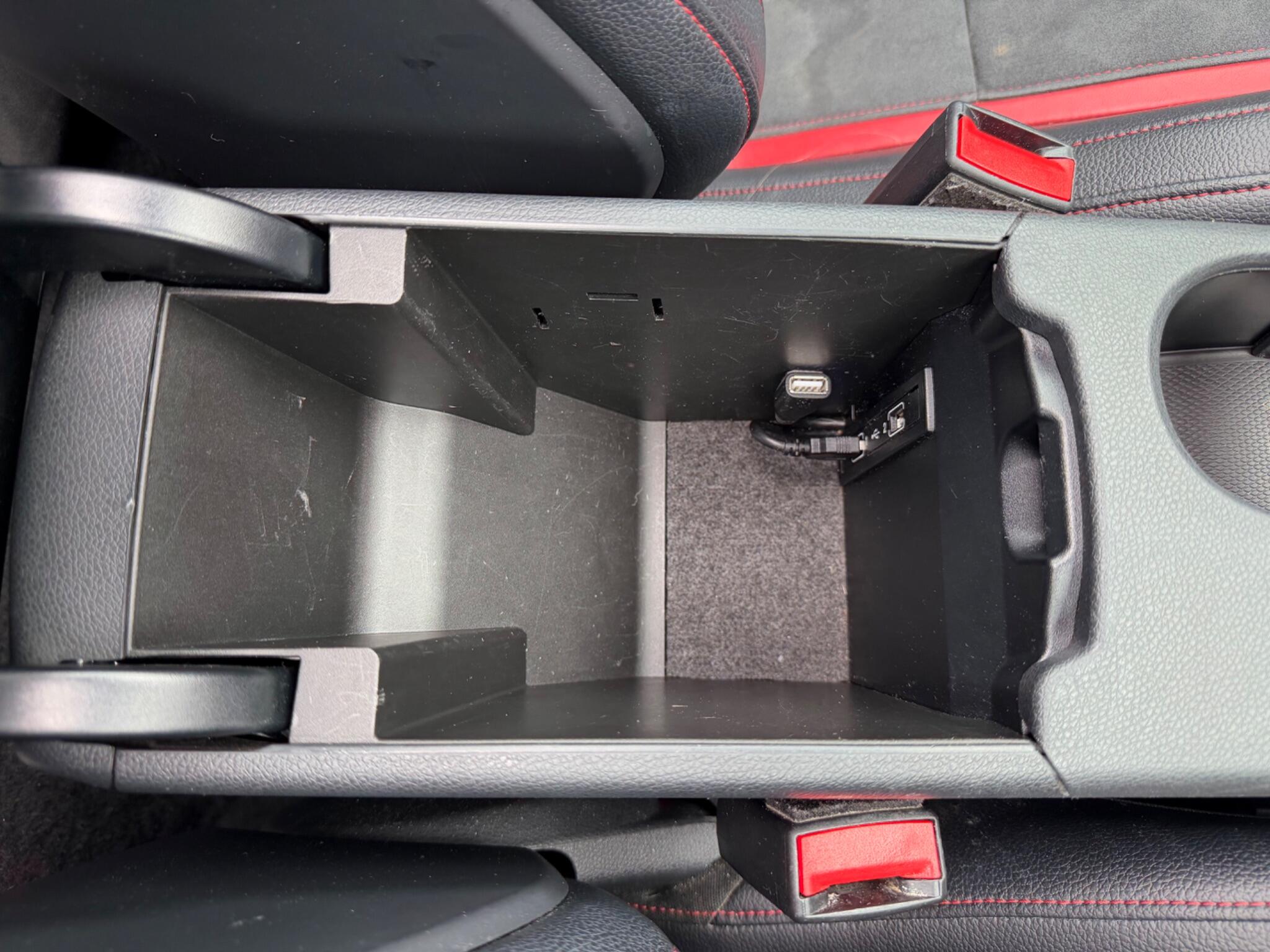 Mercedes-Benz Cla view 42