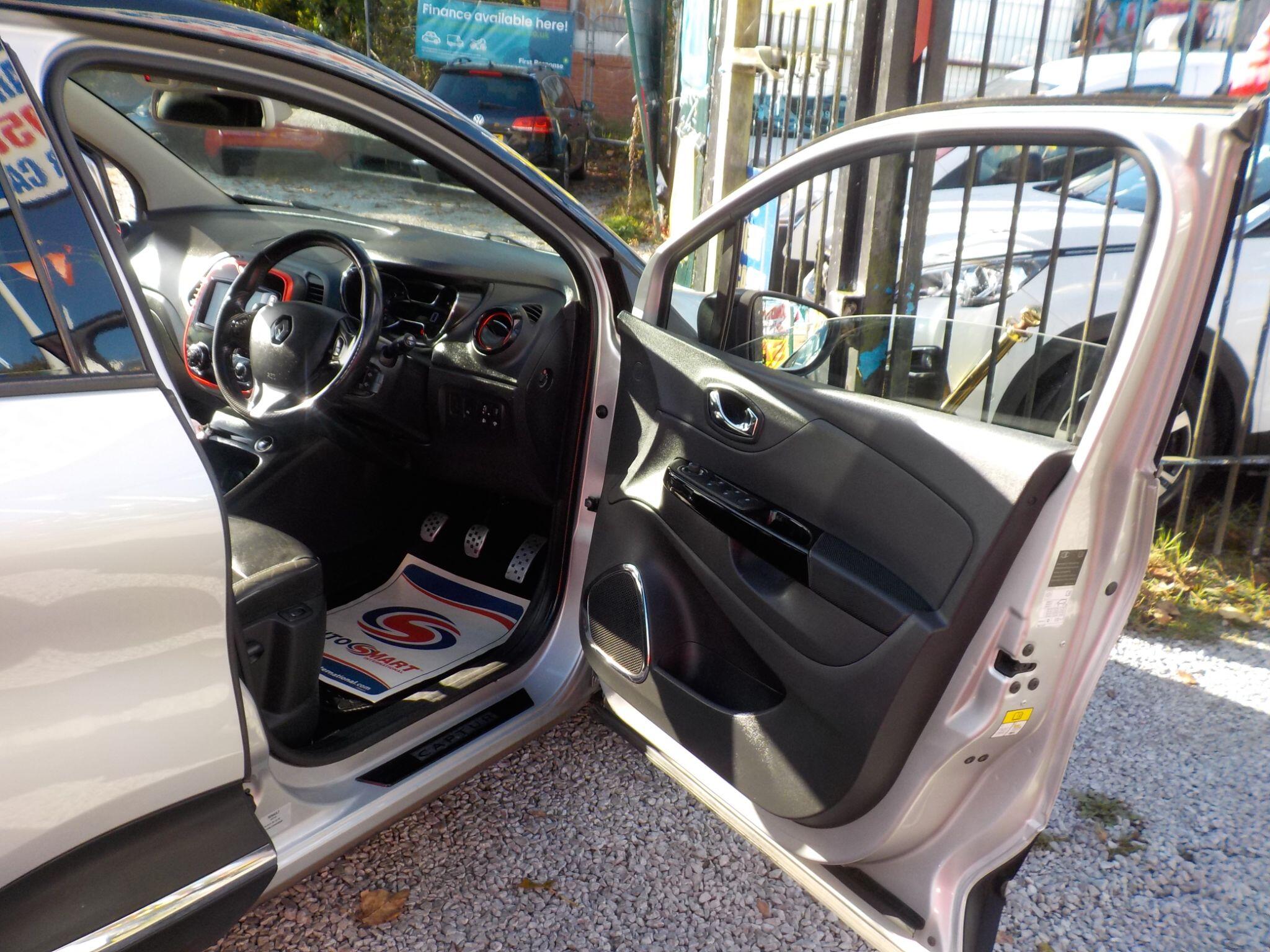 Renault Captur 1.5 dCi ENERGY Signature Nav Euro 6 (s/s) 5dr