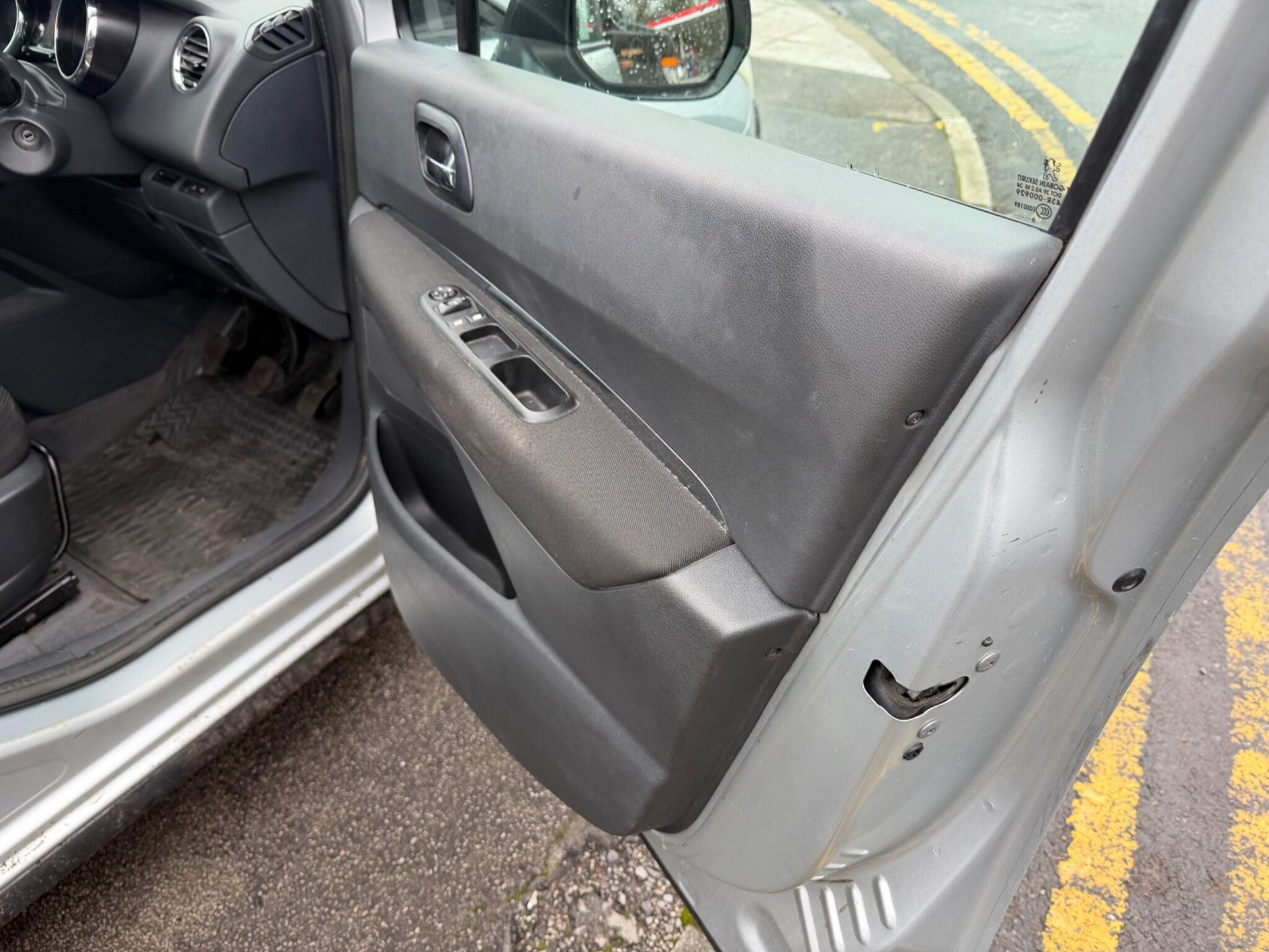 2010 Peugeot 3008 image 46