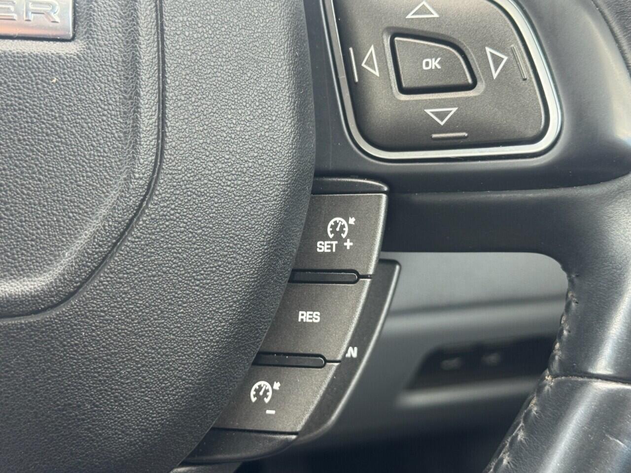 Land Rover Range Rover Evoque view 21