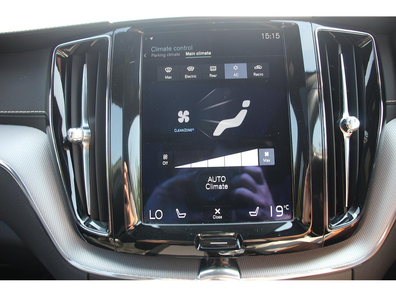 Volvo XC60 view 27