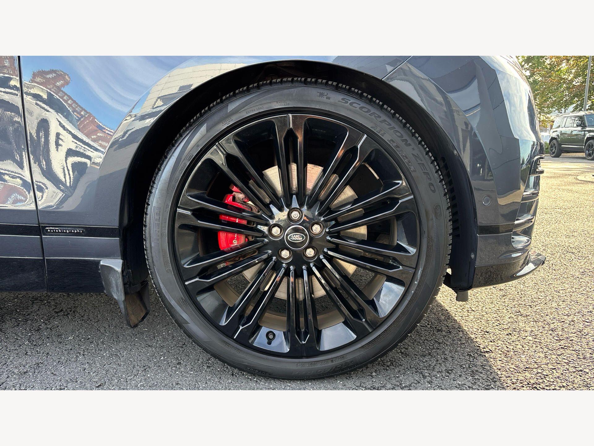 Land Rover Range Rover Velar view 9