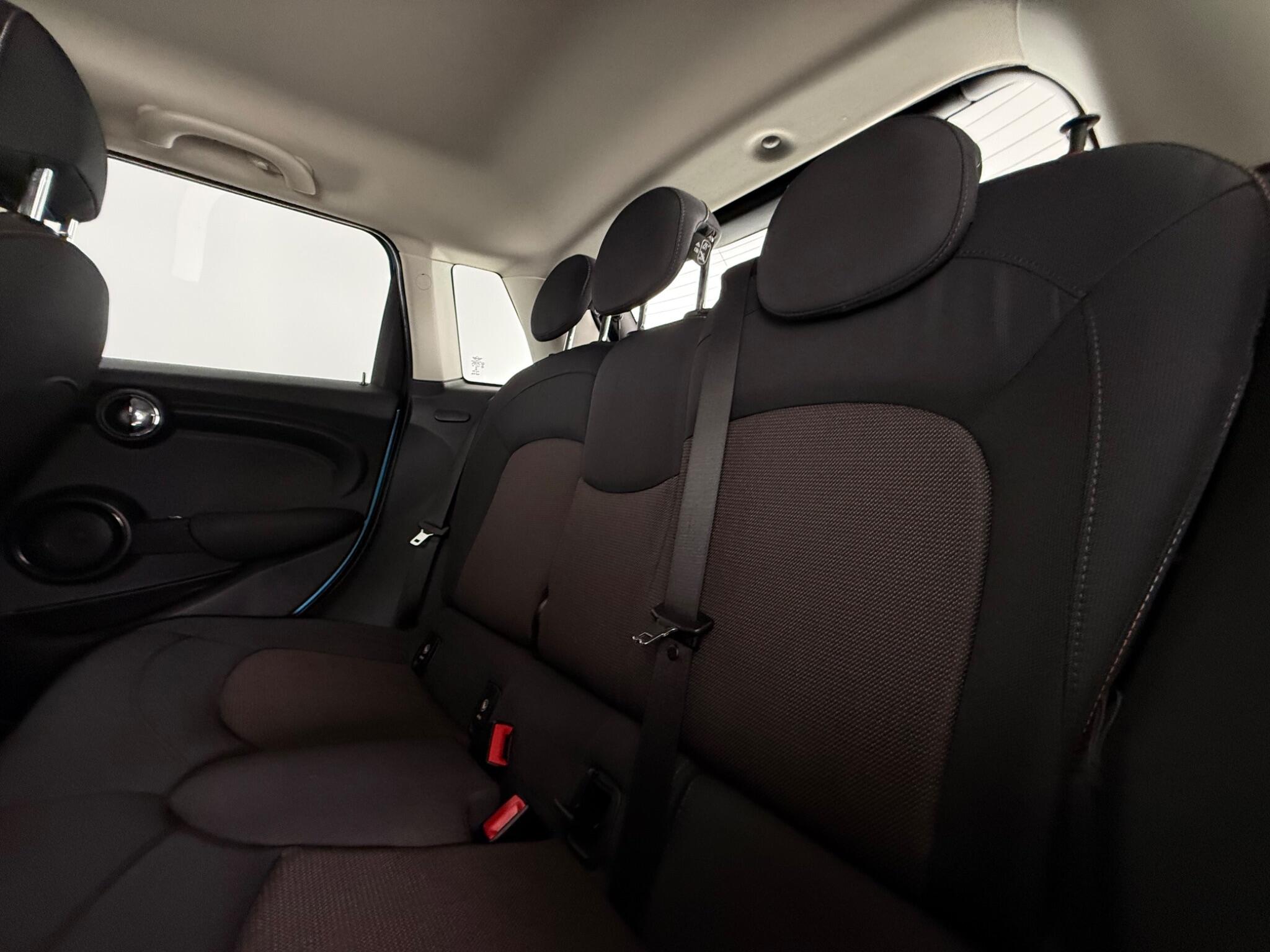 Mini Hatch view 25