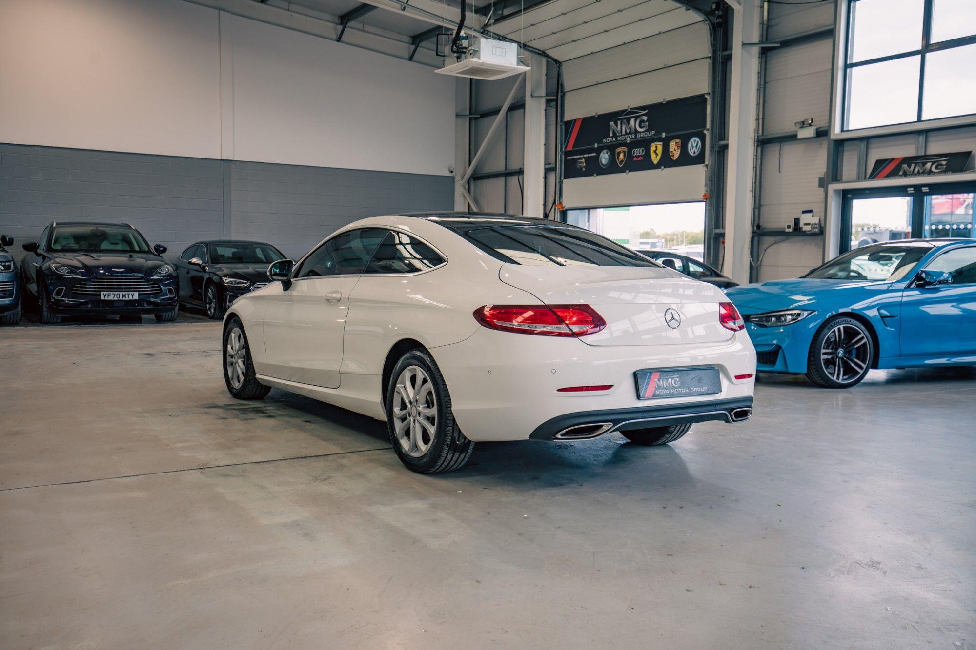 Mercedes-Benz C-Class view 22