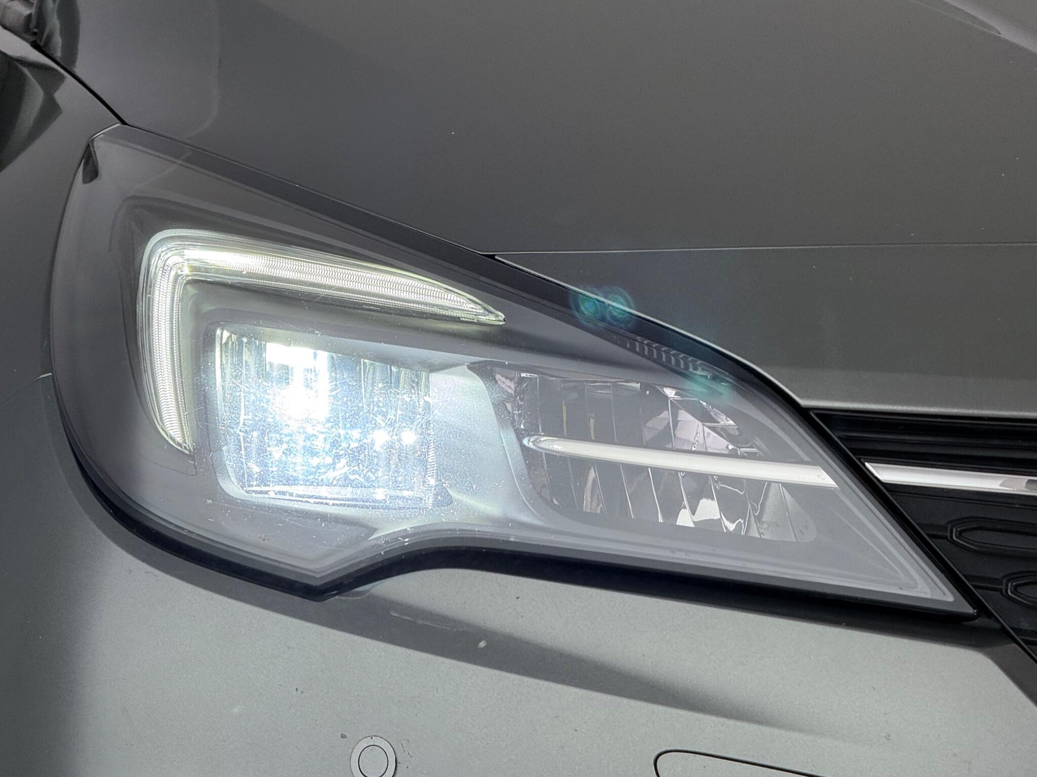 Vauxhall Astra view 4