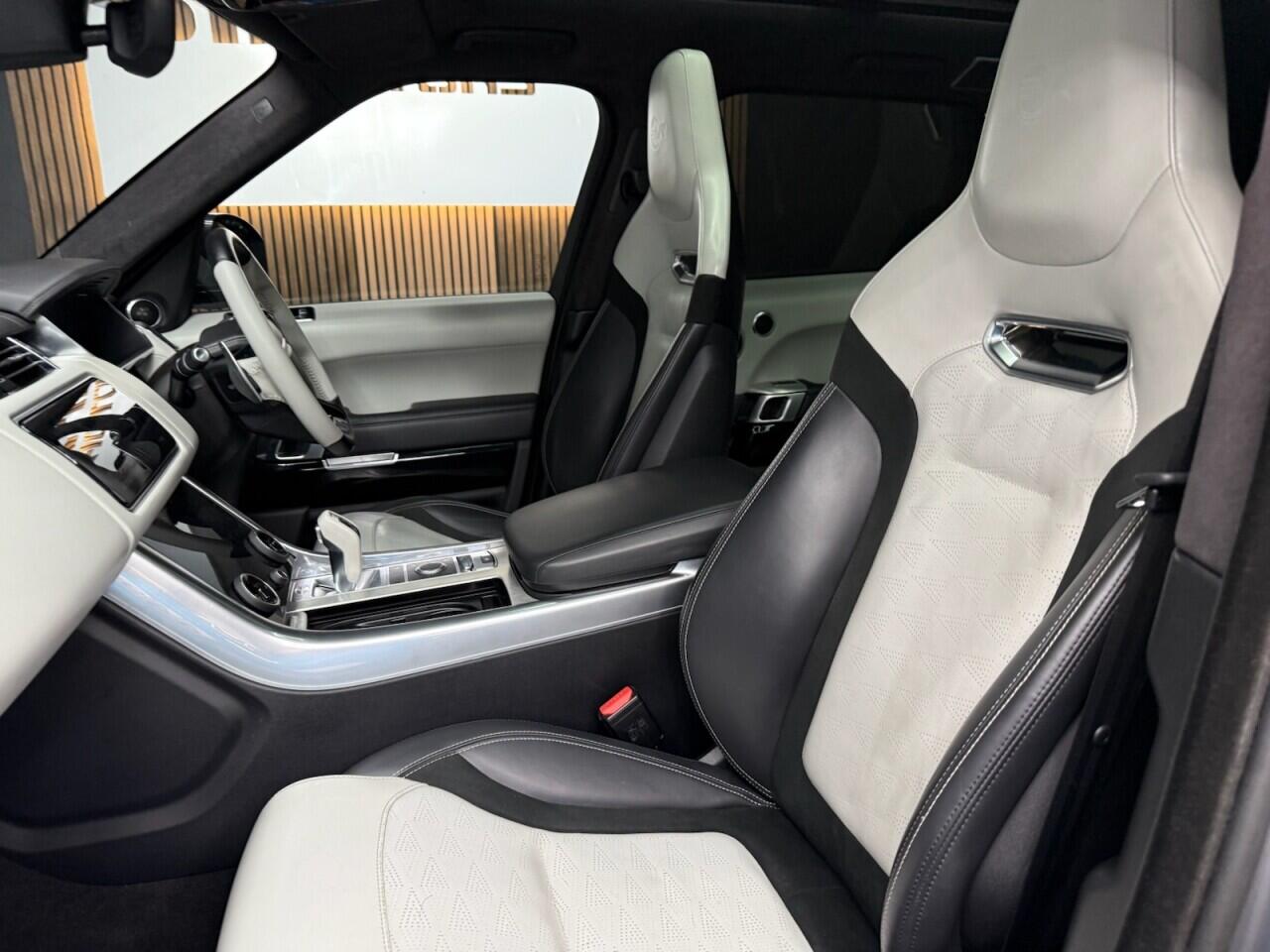 Land Rover Range Rover Sport view 29