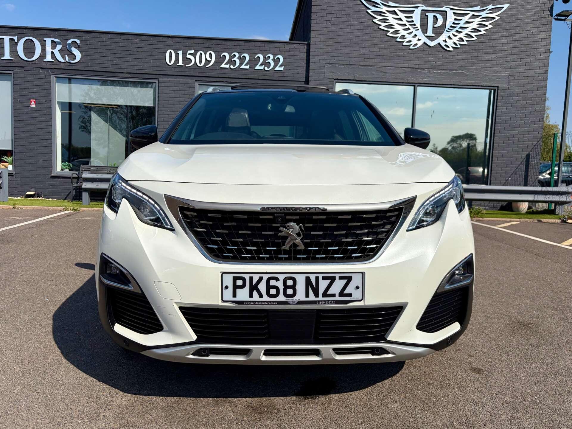 Peugeot 5008 view 3