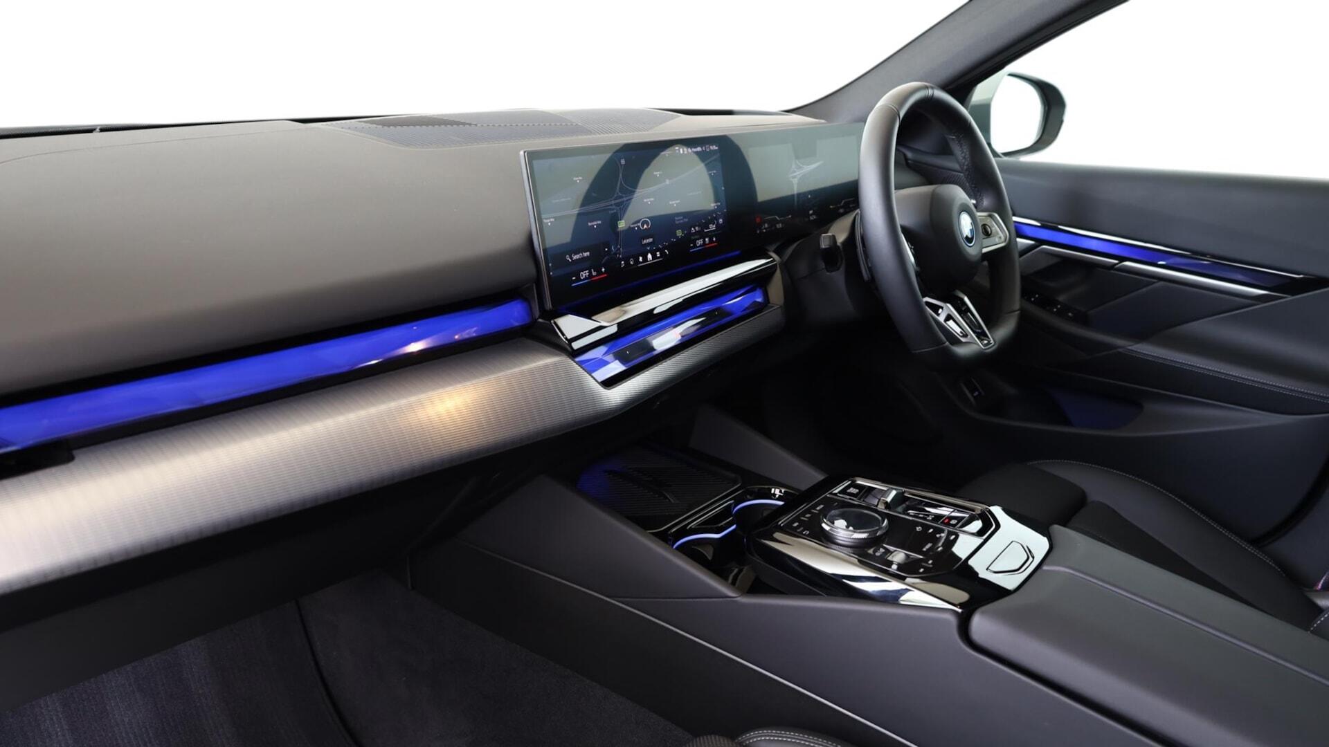 BMW 5 Series view 7