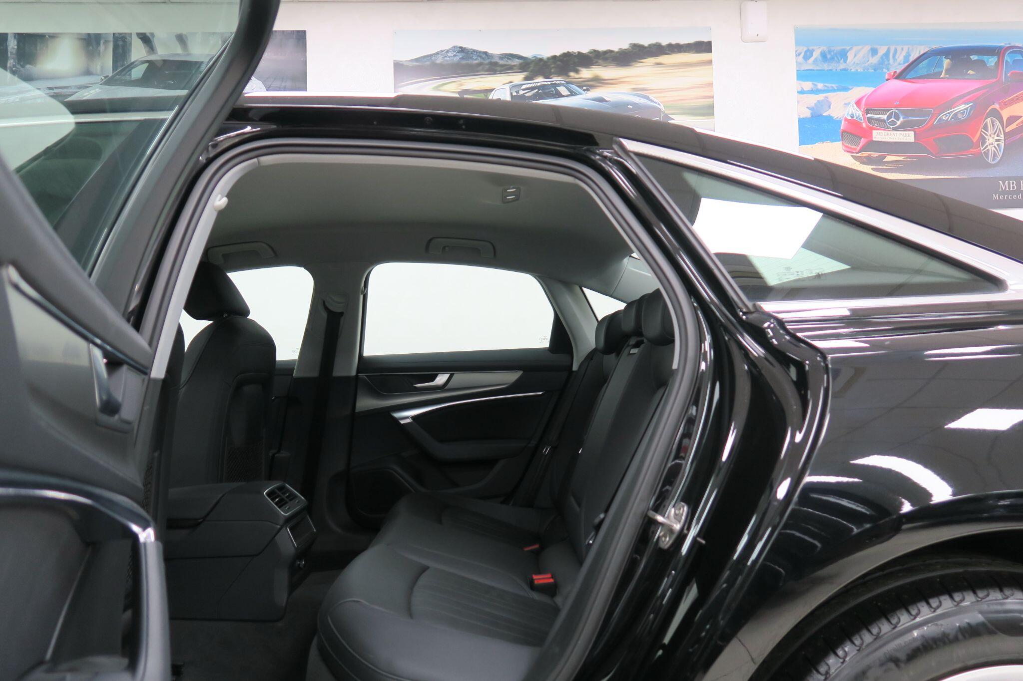 Audi A6 view 11