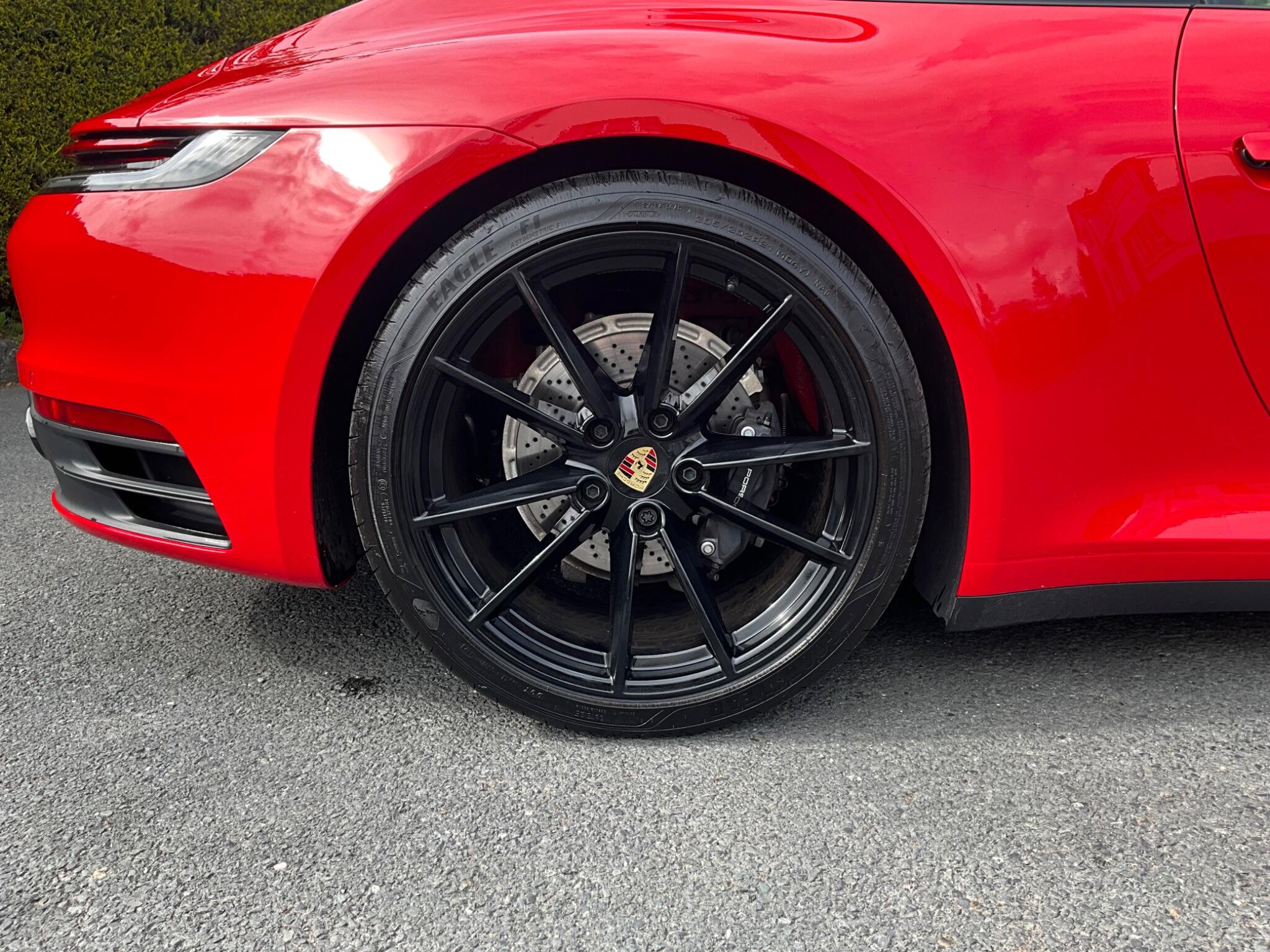 Porsche 911 view 21