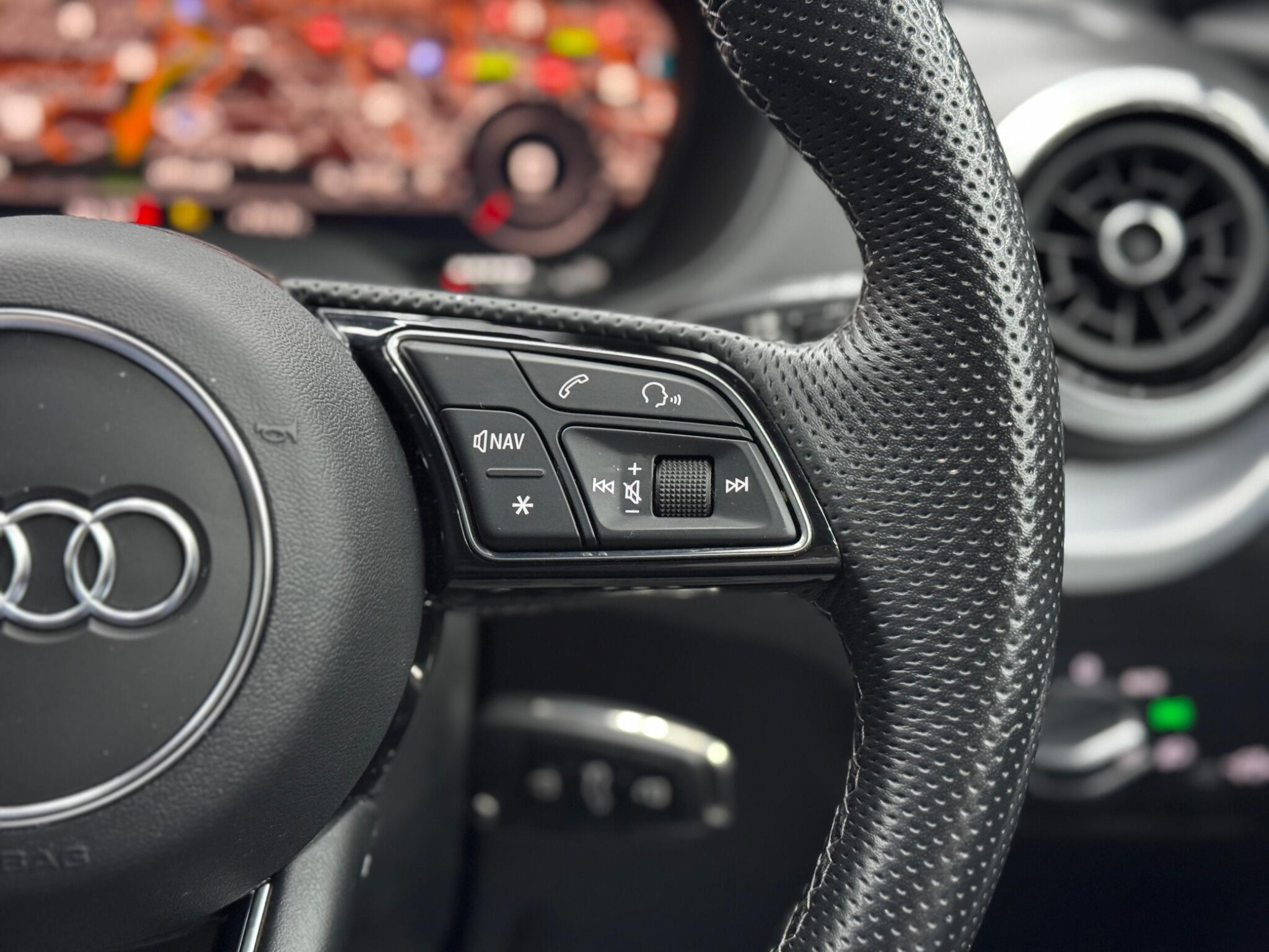 Audi Q2 view 21