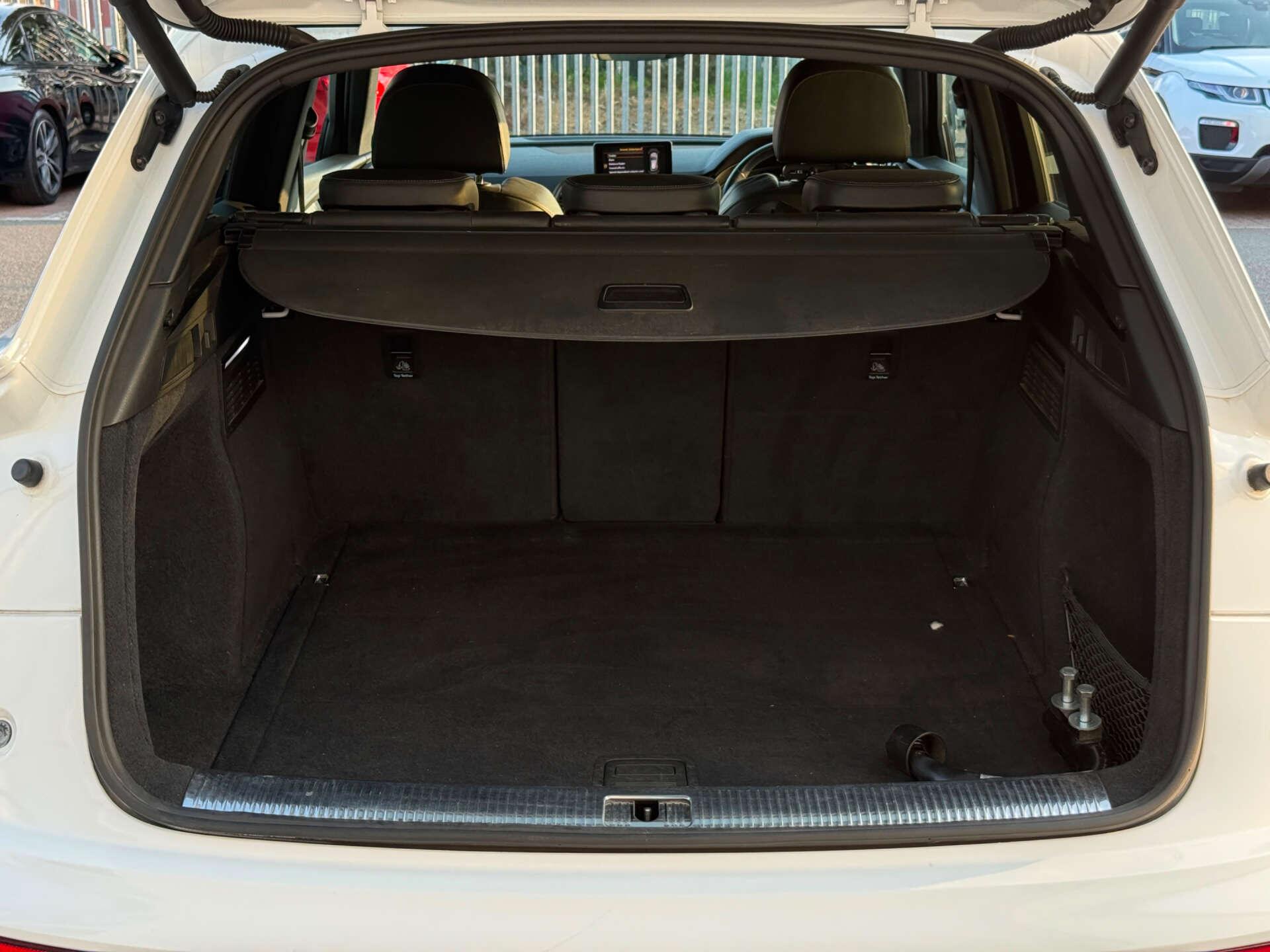 Audi Q5 view 40