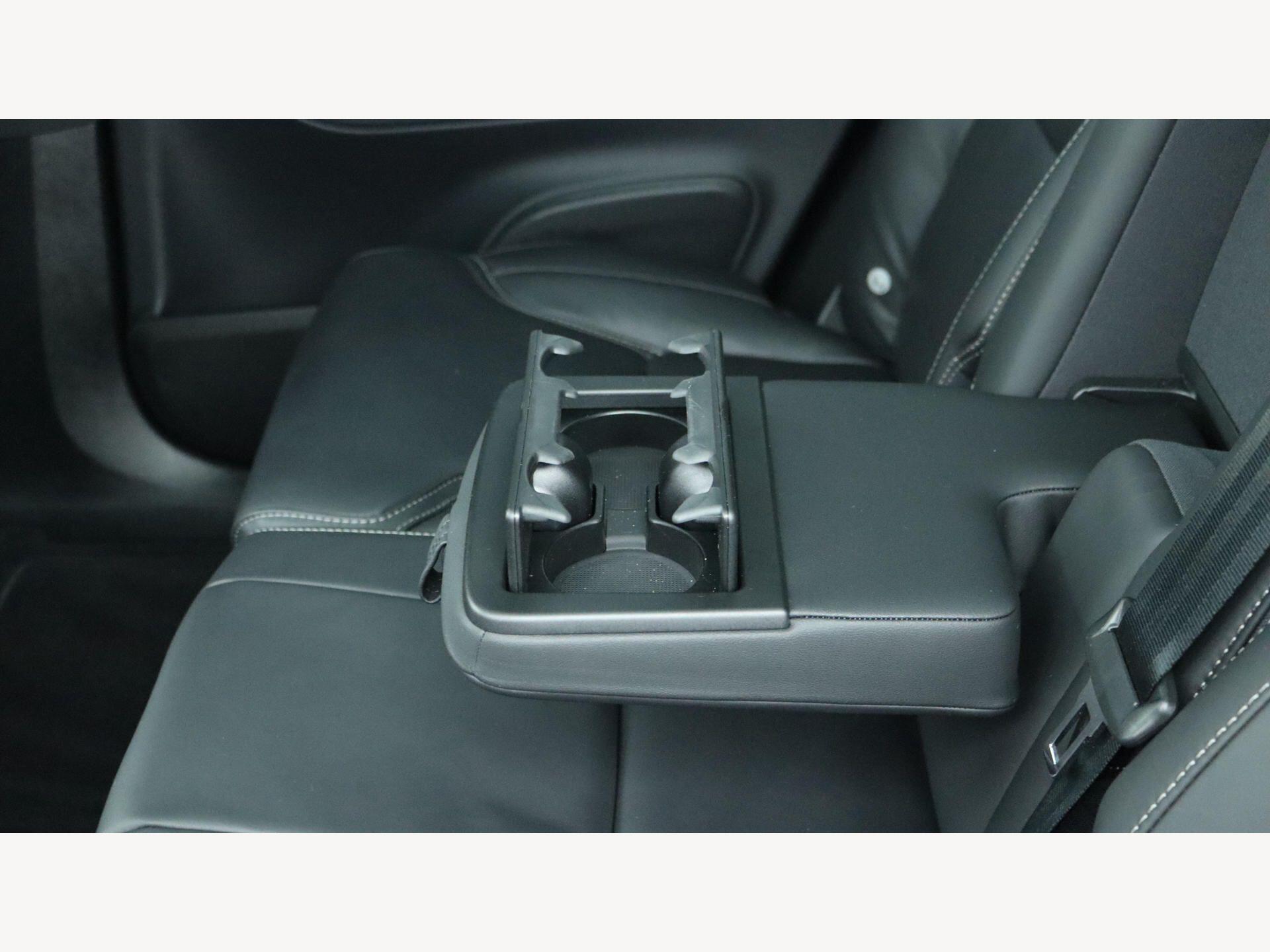Volvo XC90 view 33