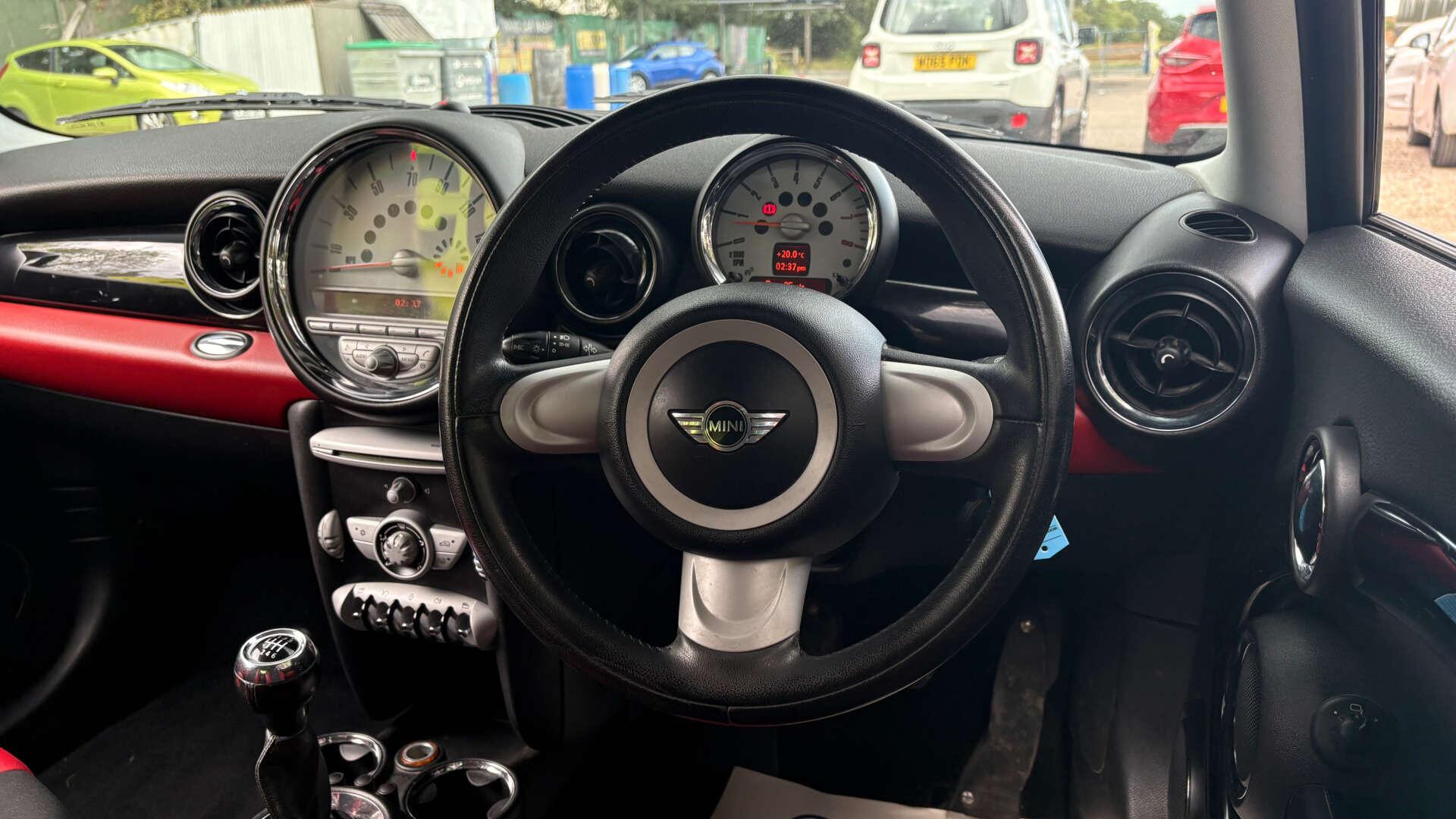 Mini Hatch view 14