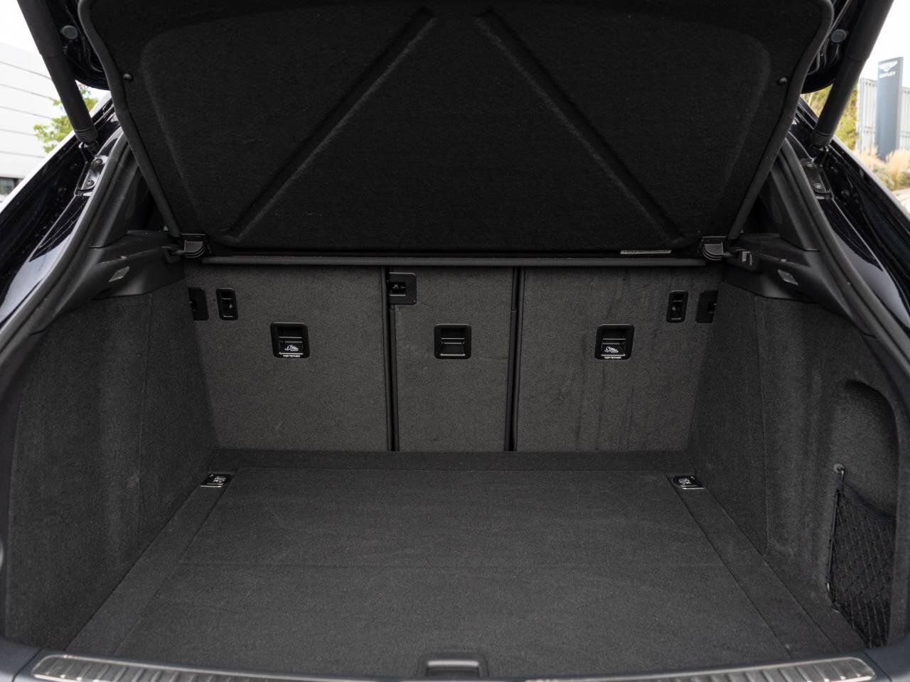 Porsche Macan view 44