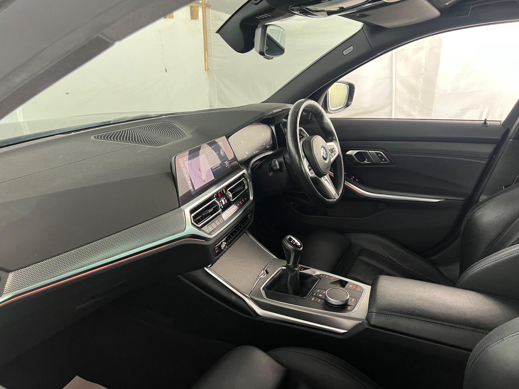 BMW 3 Series view 19