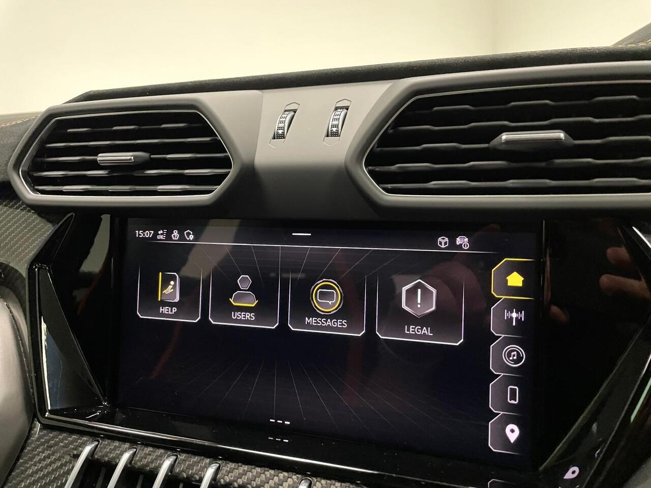 Lamborghini Urus view 41