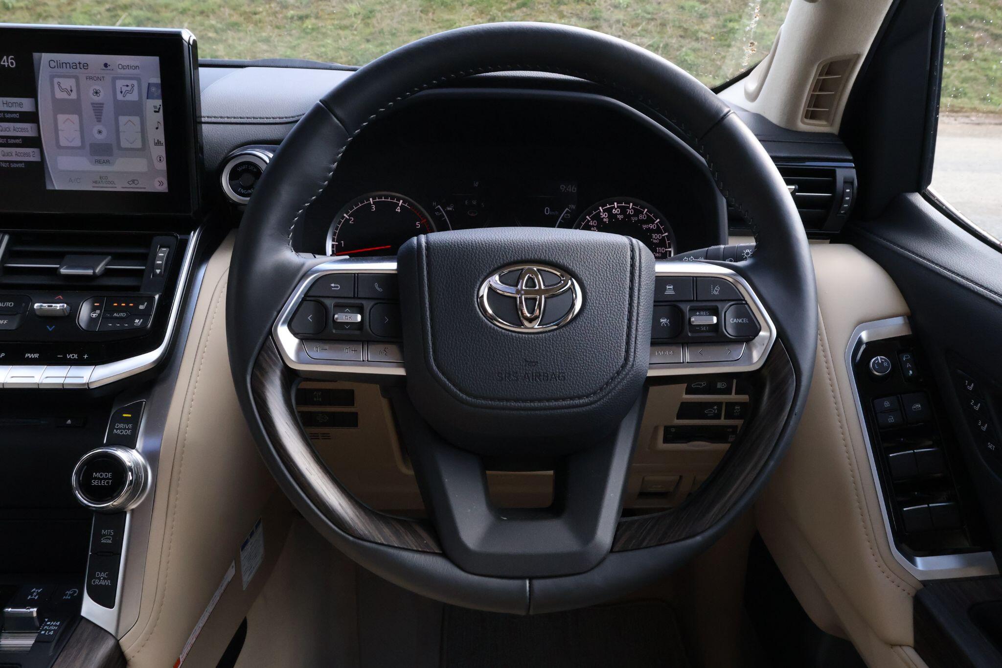 Toyota Land Cruiser view 42