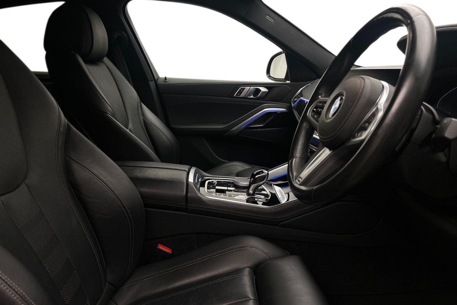 BMW X6 view 12