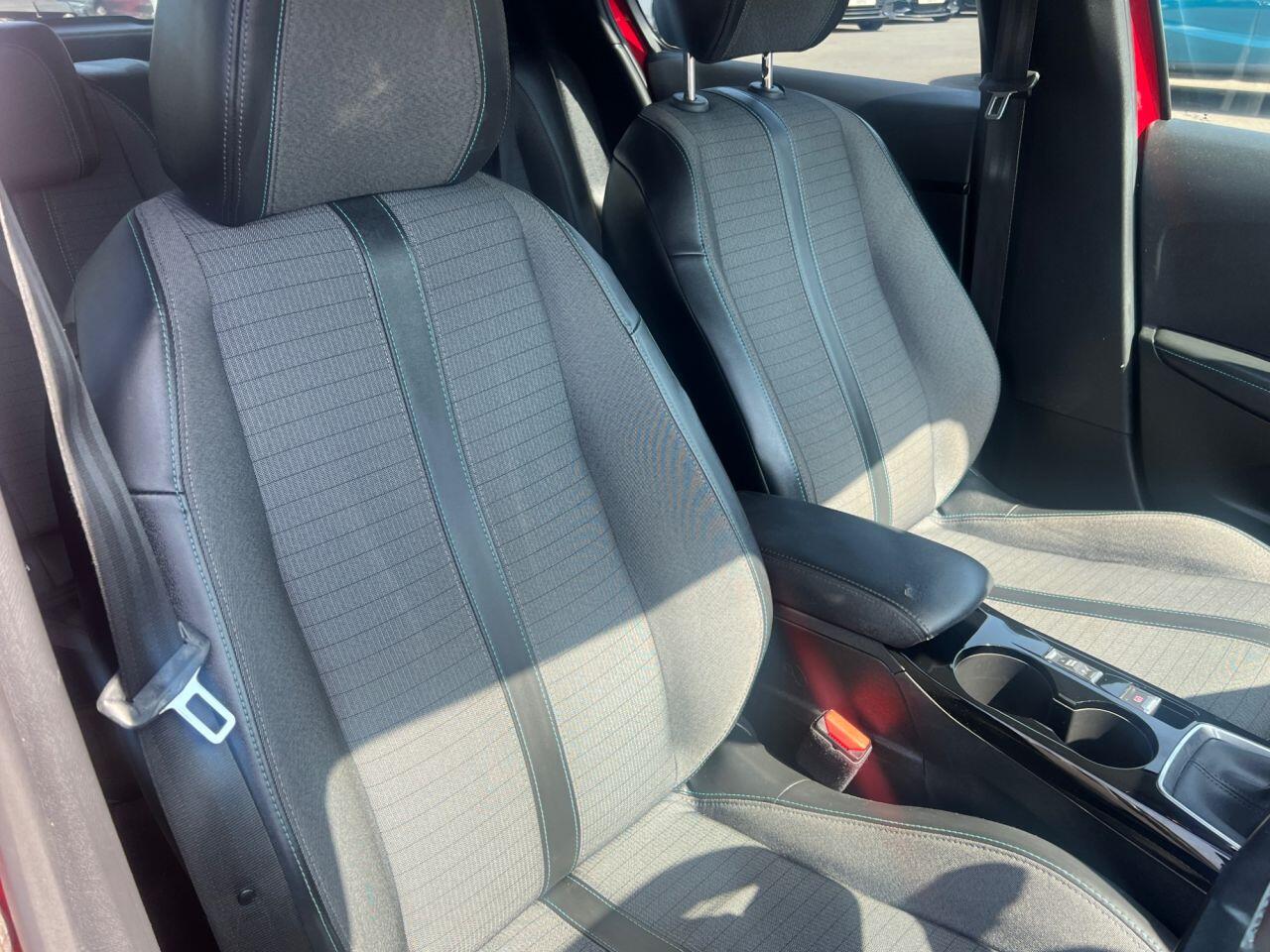 Peugeot 208 view 14