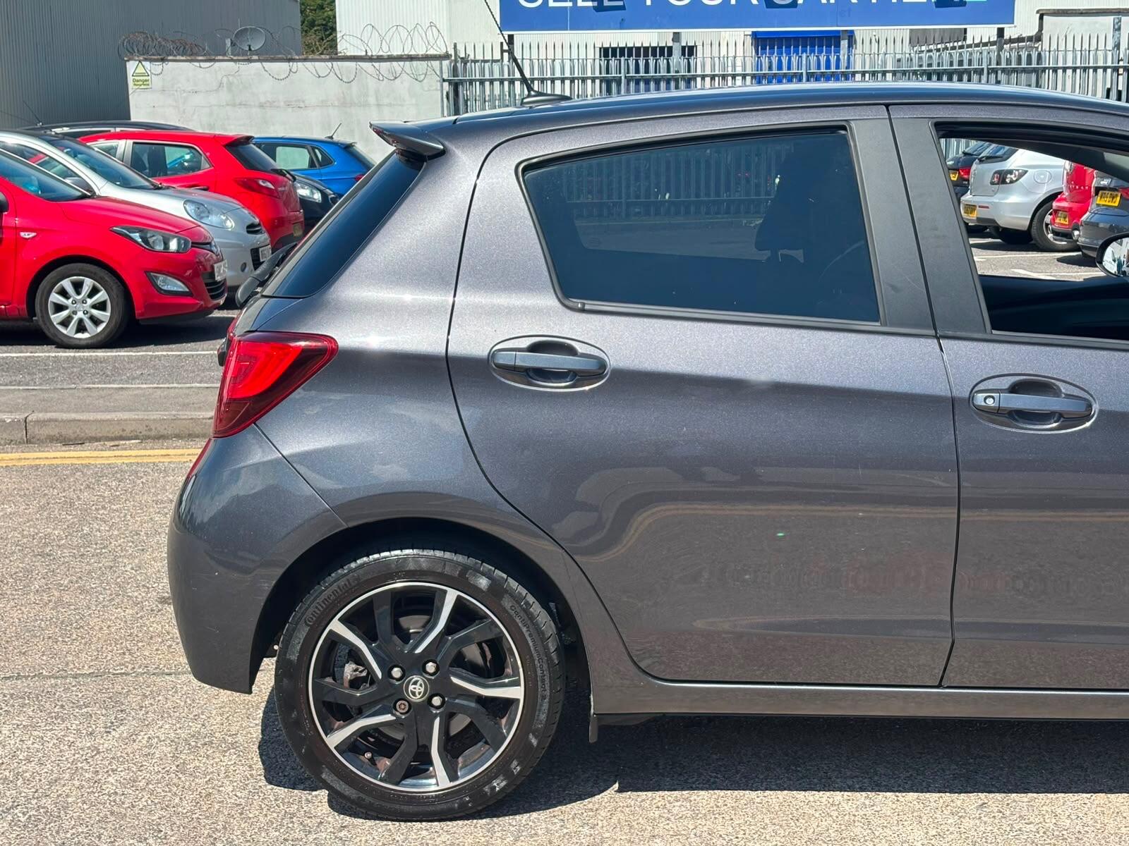 Toyota Yaris view 9