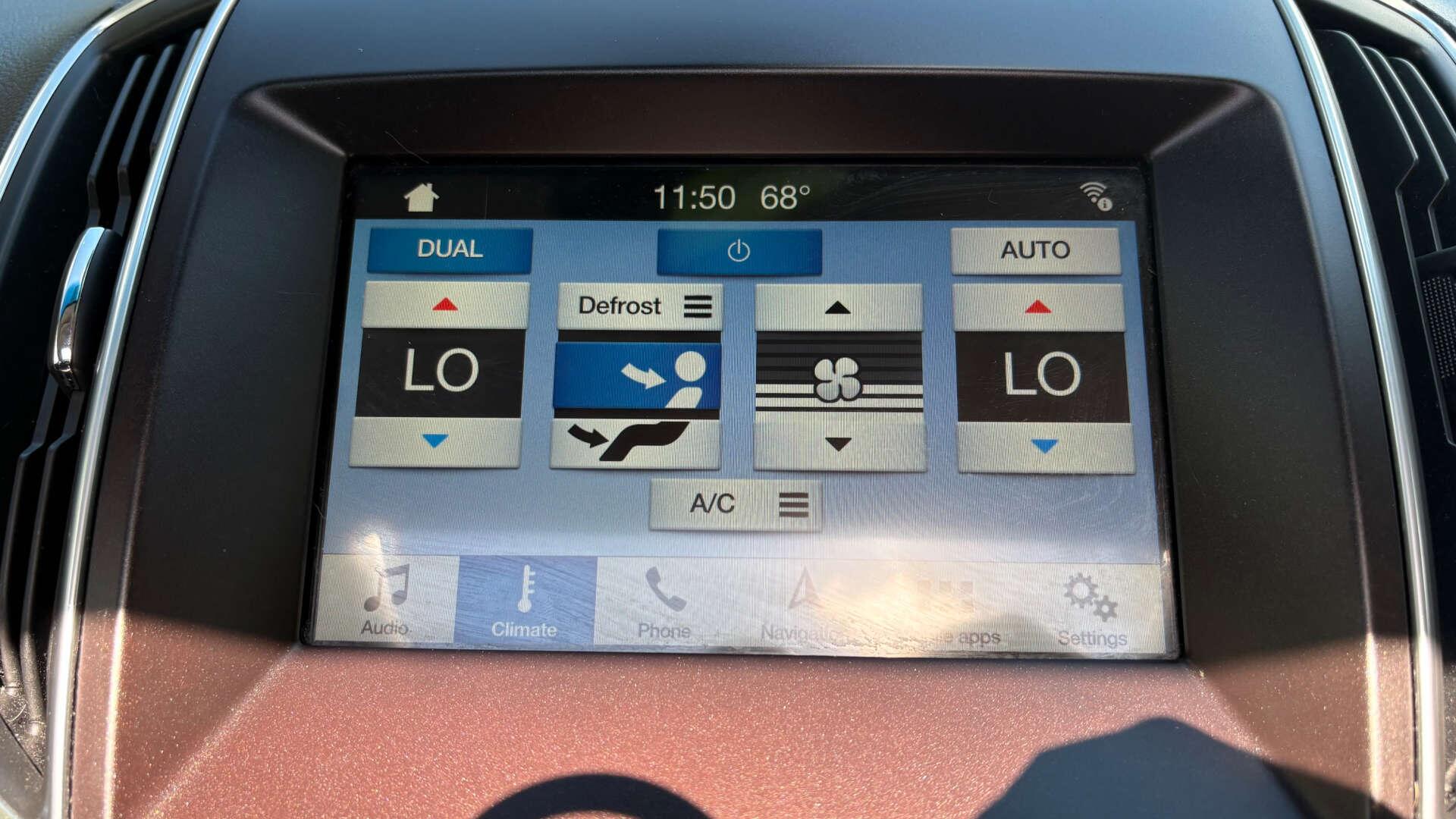 Ford Edge view 28