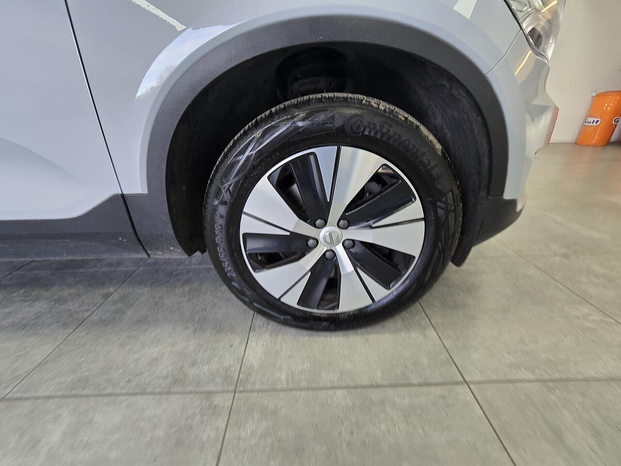 Volvo XC40 view 22