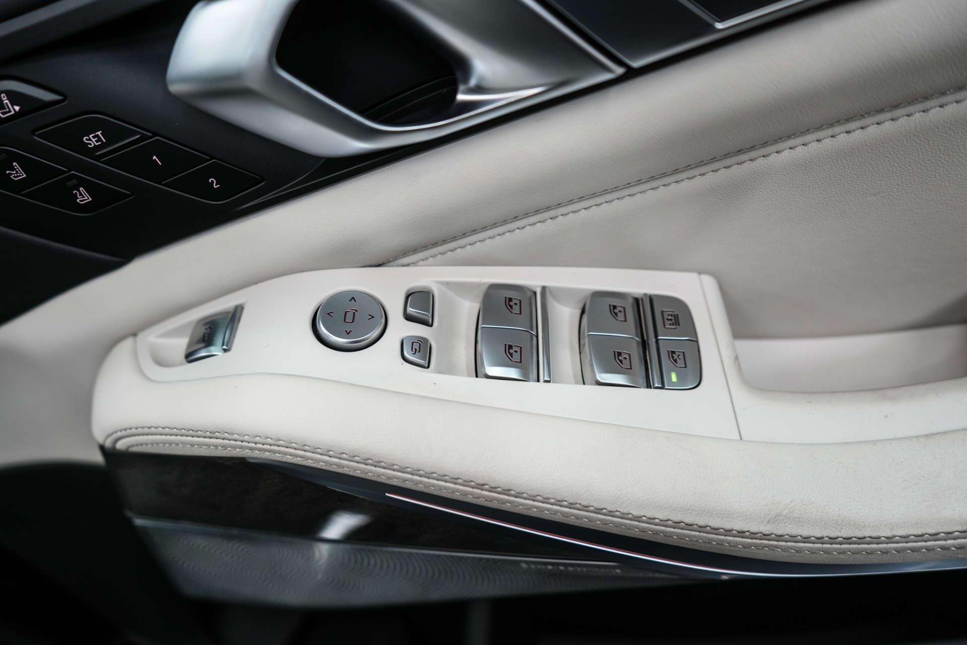 BMW X7 view 30