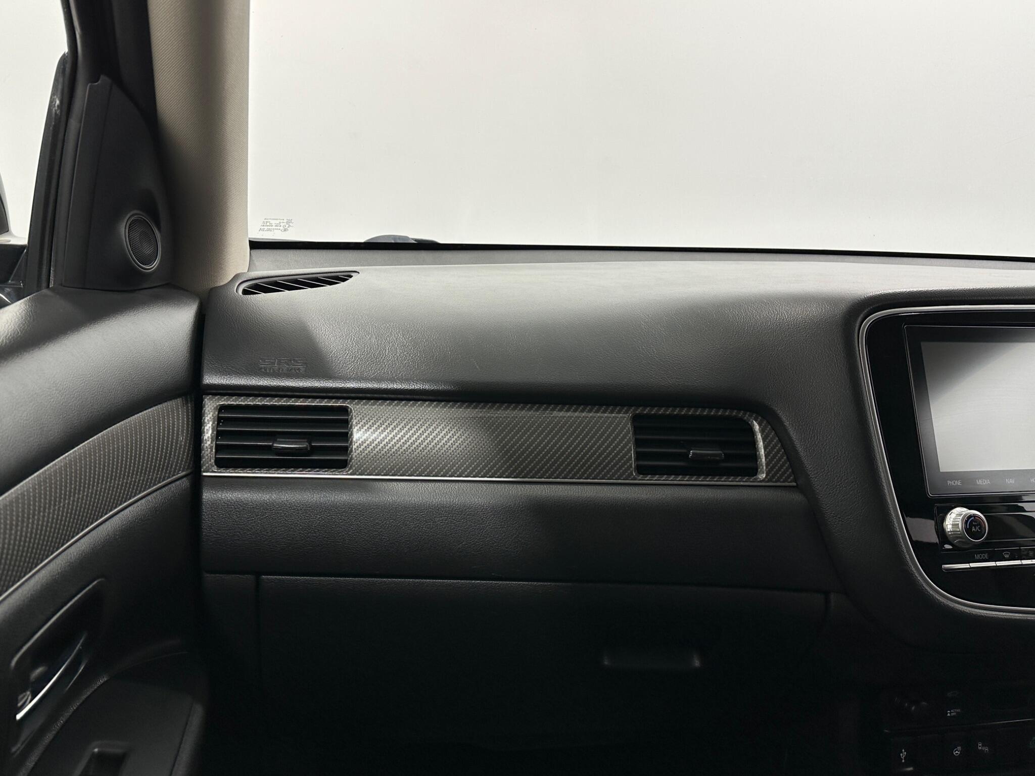 Mitsubishi Outlander view 28