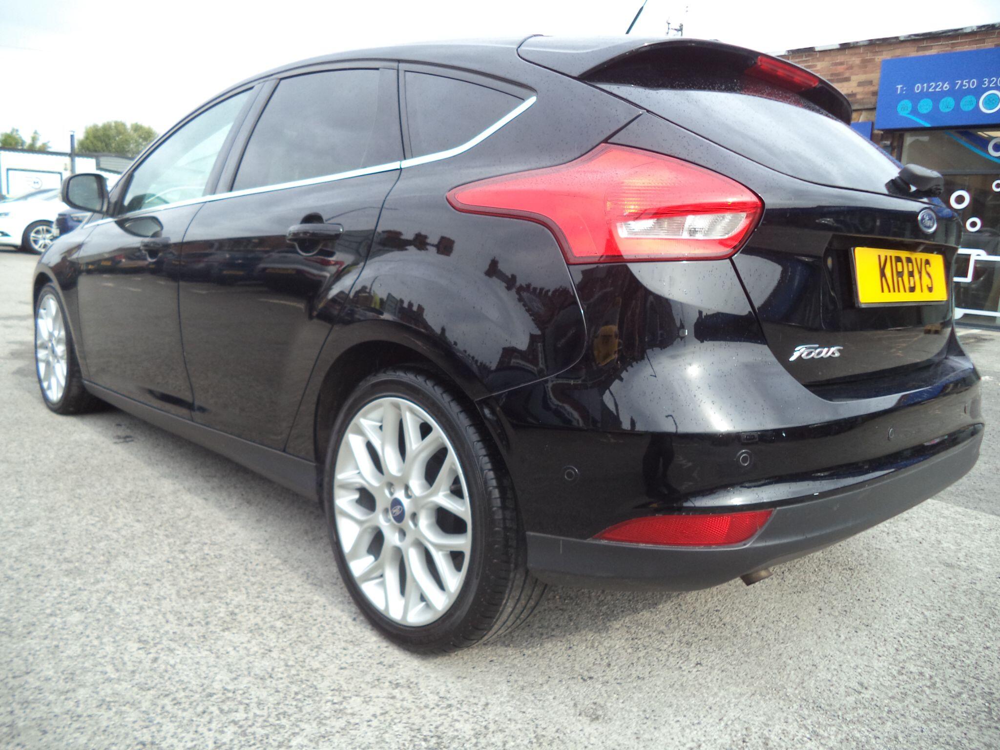 Ford Focus view 13
