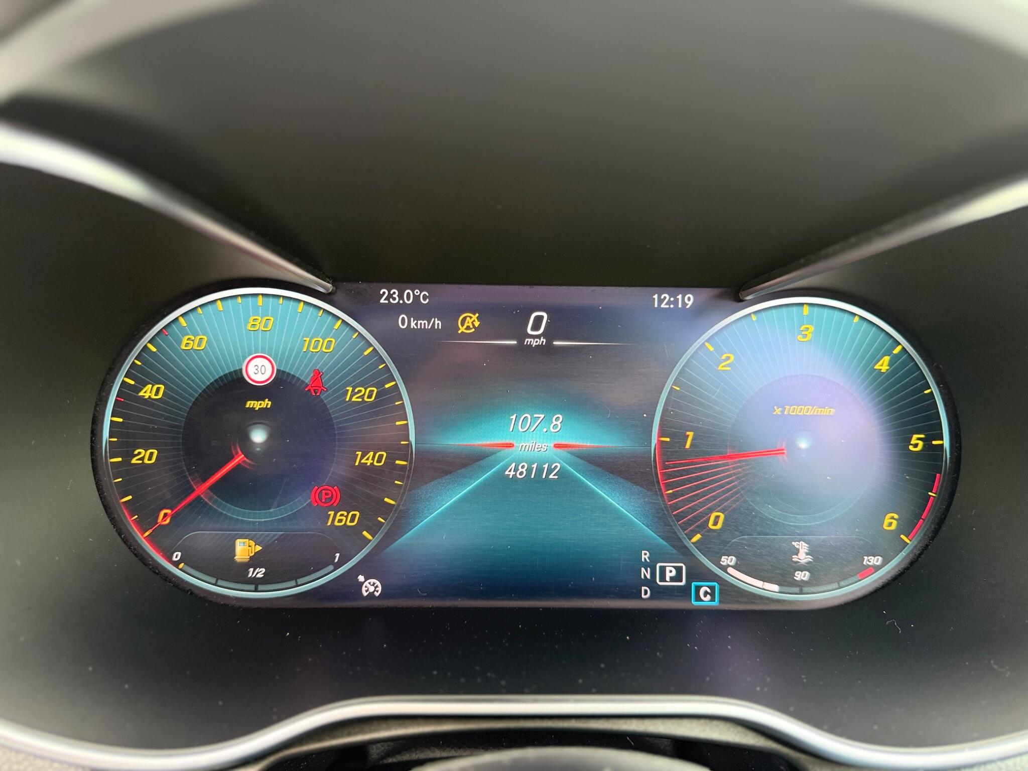 Mercedes-Benz GLC view 38