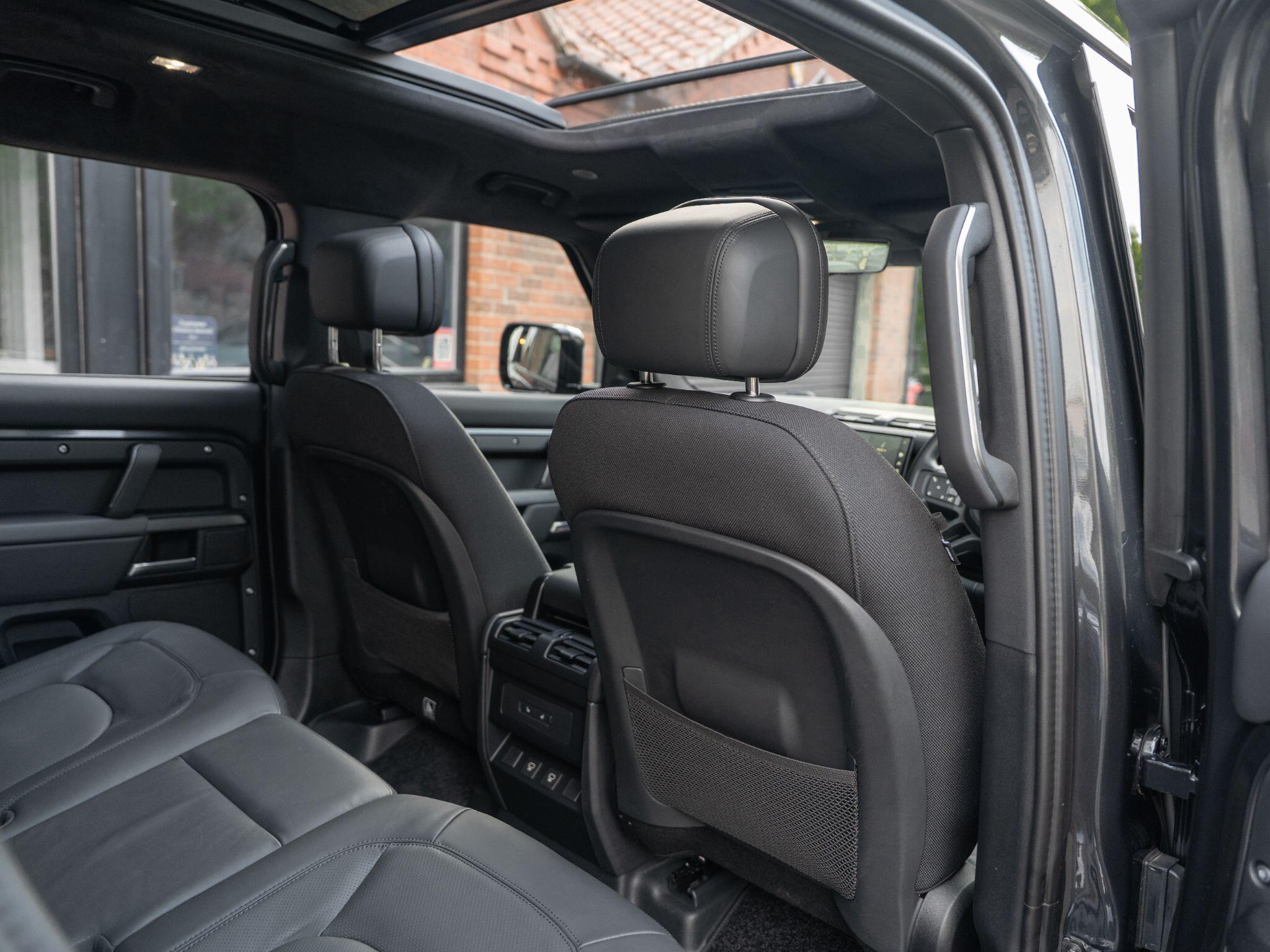 Land Rover Defender 110 view 48