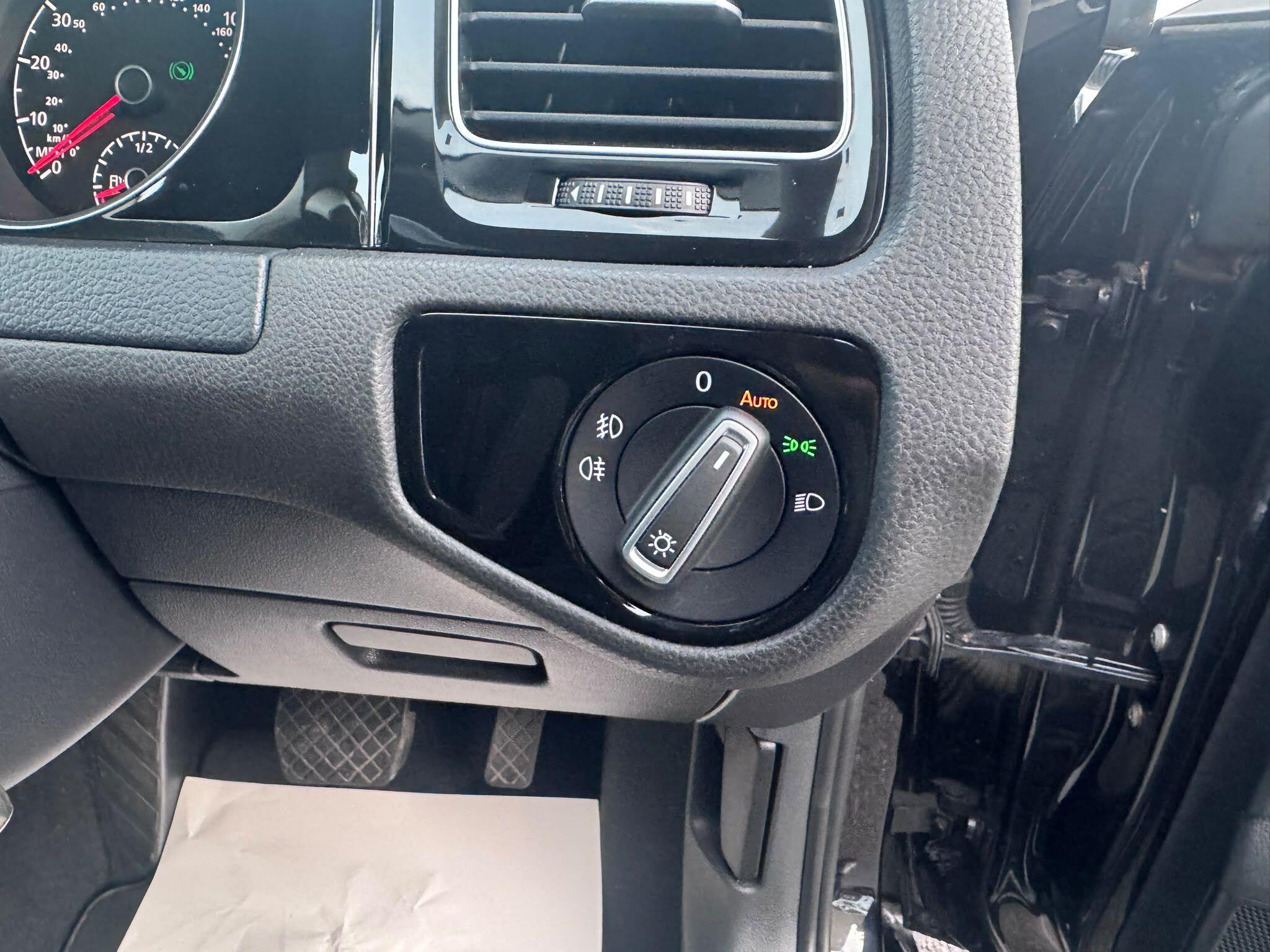 Volkswagen Golf view 48