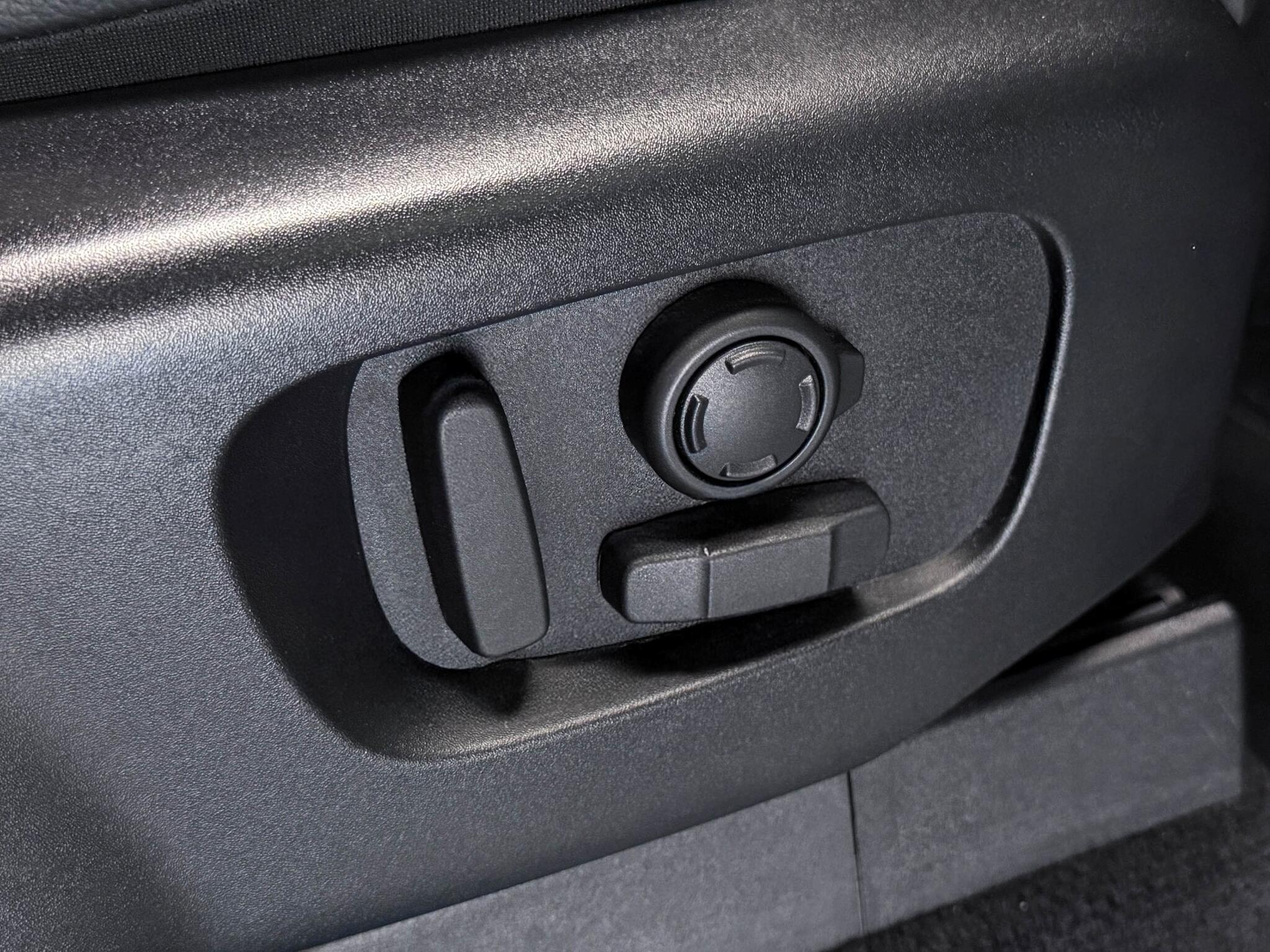 Land Rover Discovery view 33