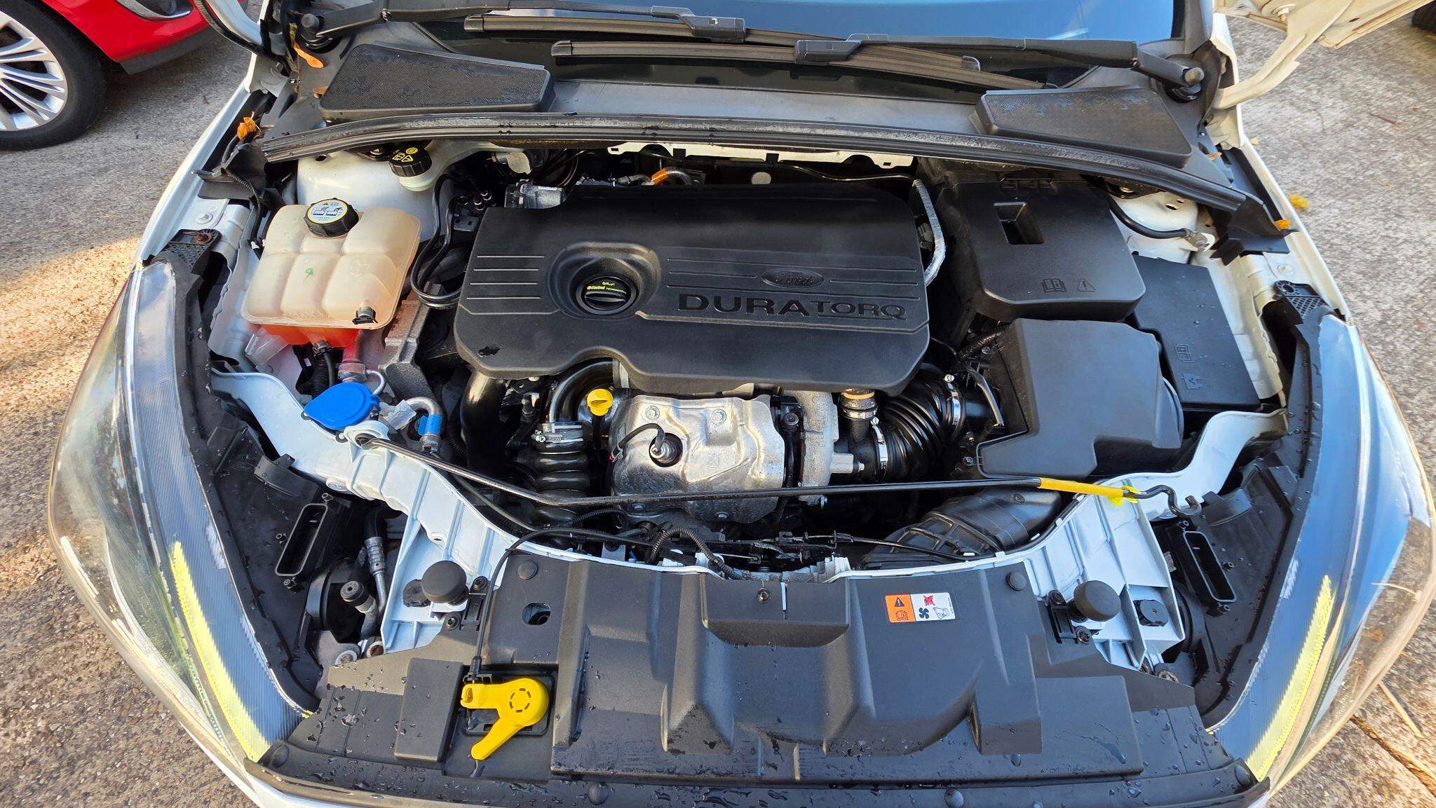 Ford Focus view 35