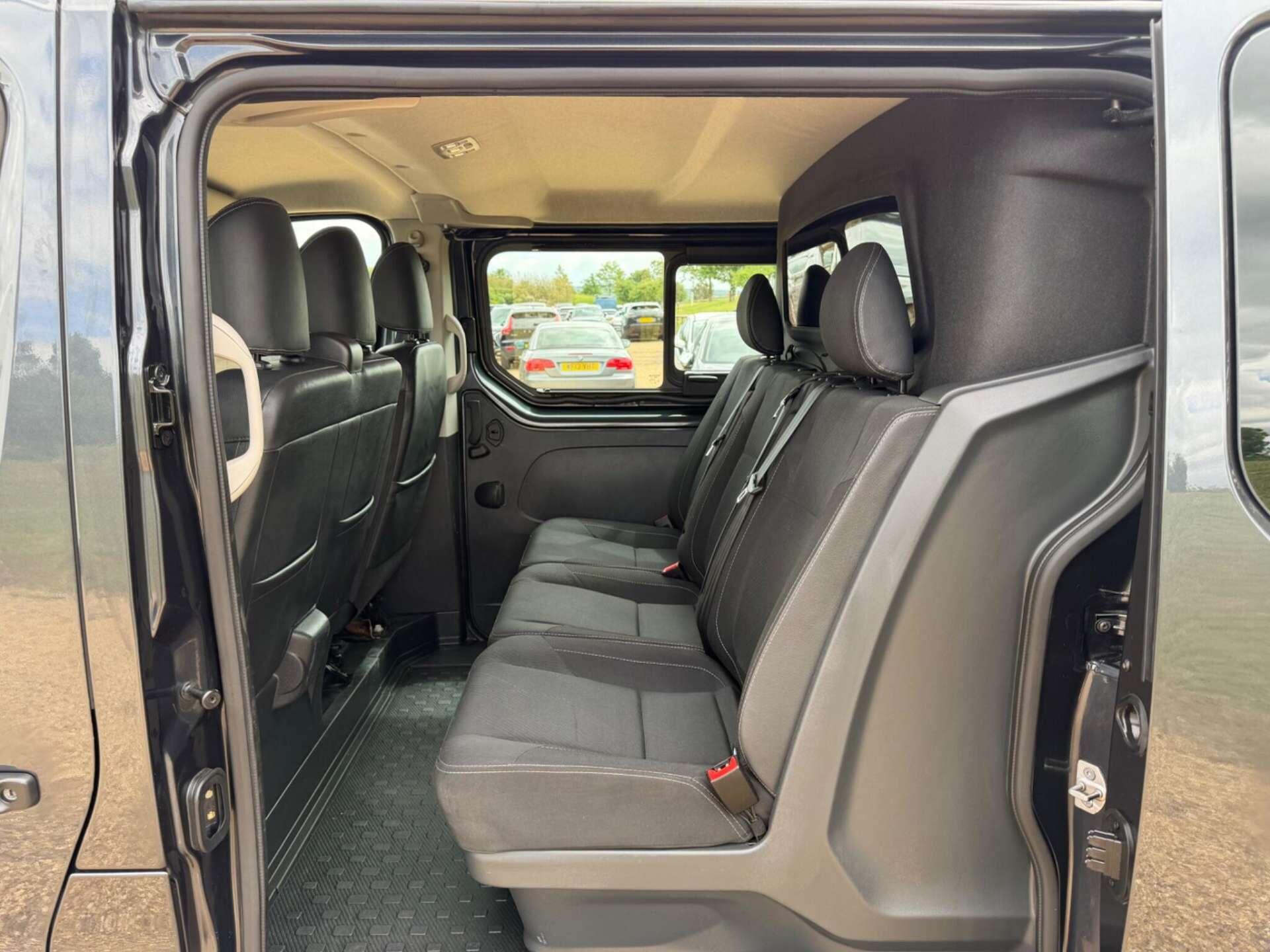 Renault Trafic view 19