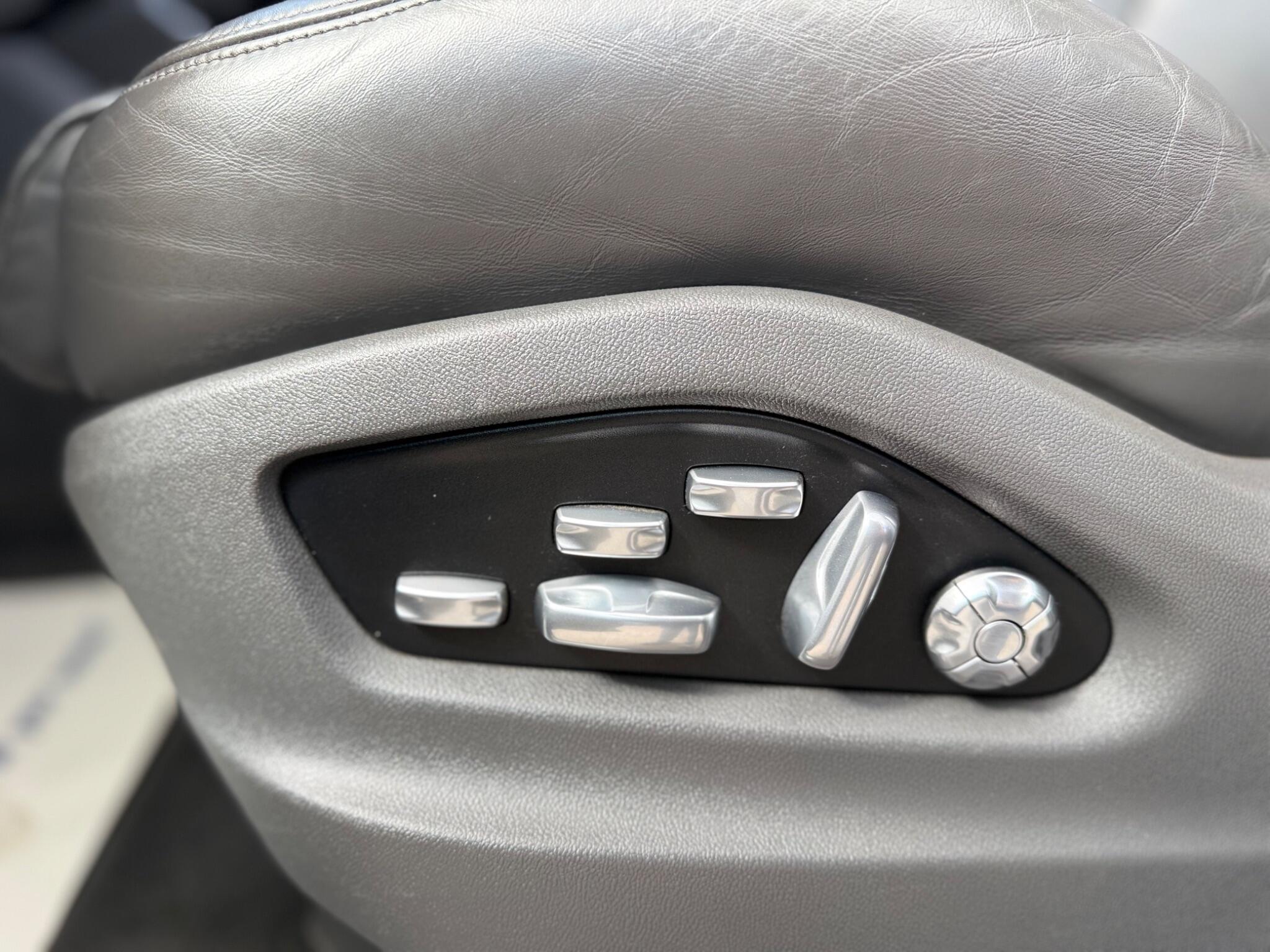Porsche Cayenne view 15