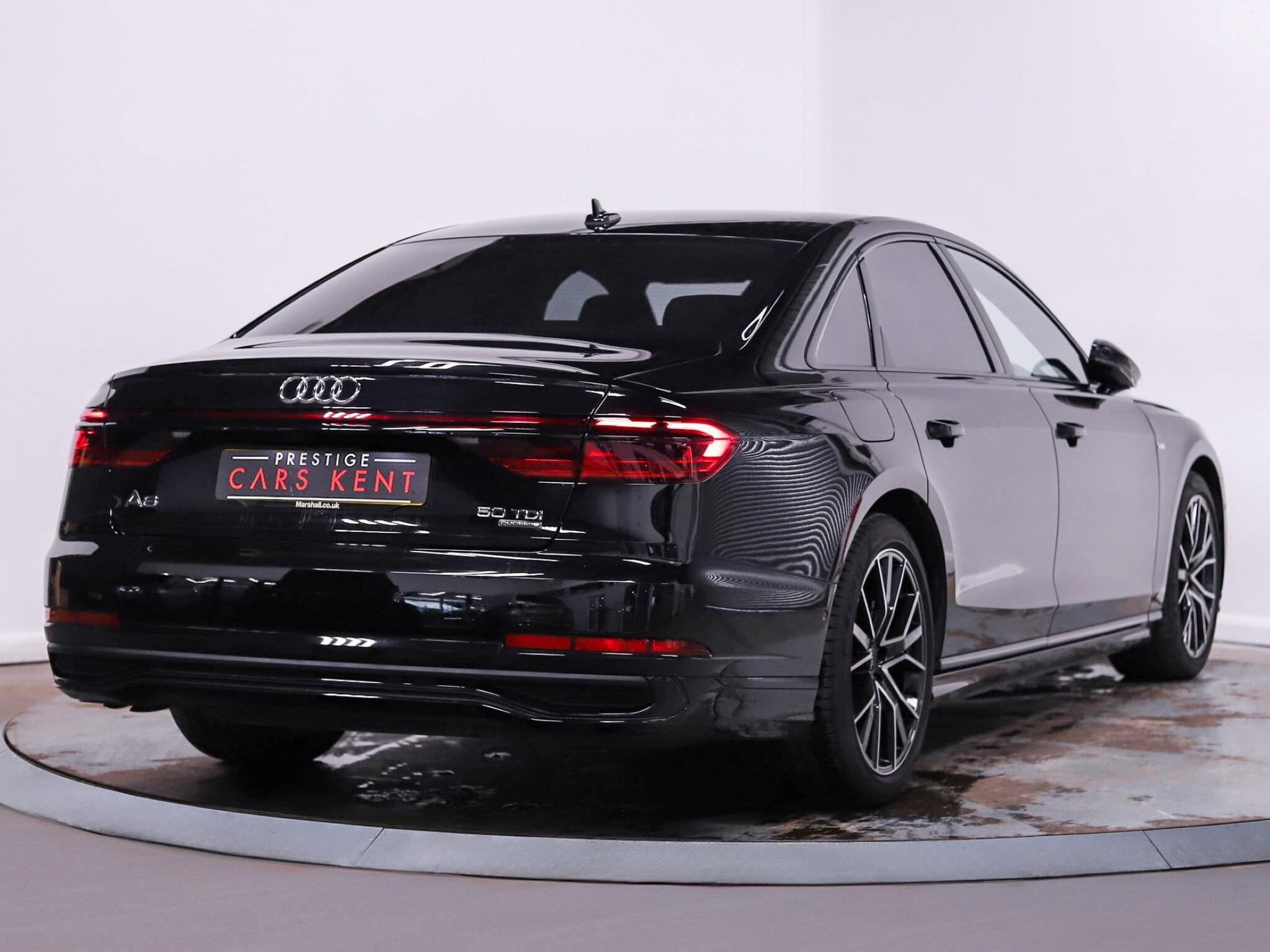 Audi A8 view 9
