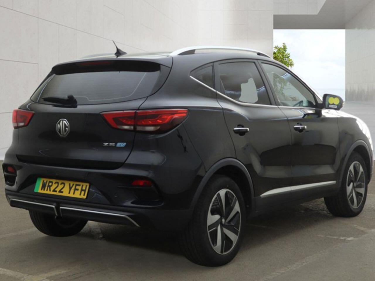 MG ZS view 4