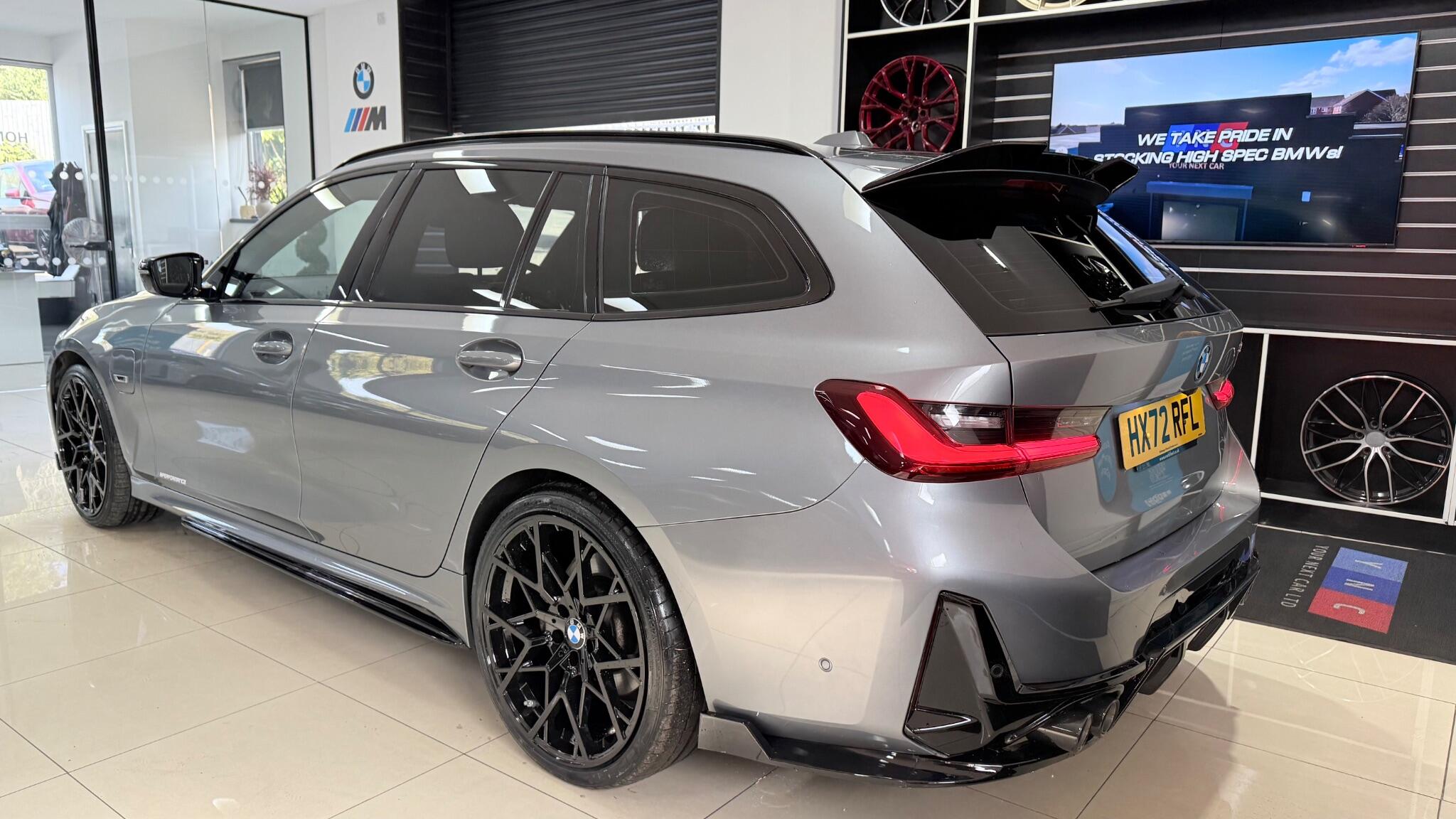 BMW 3 Series view 40