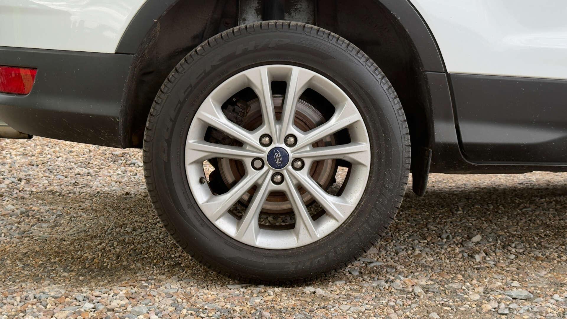 Ford Kuga view 38