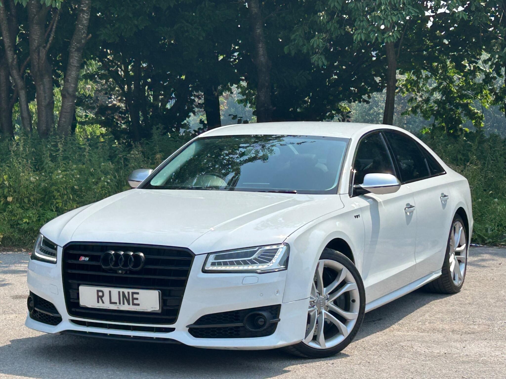 Audi S8 view 8