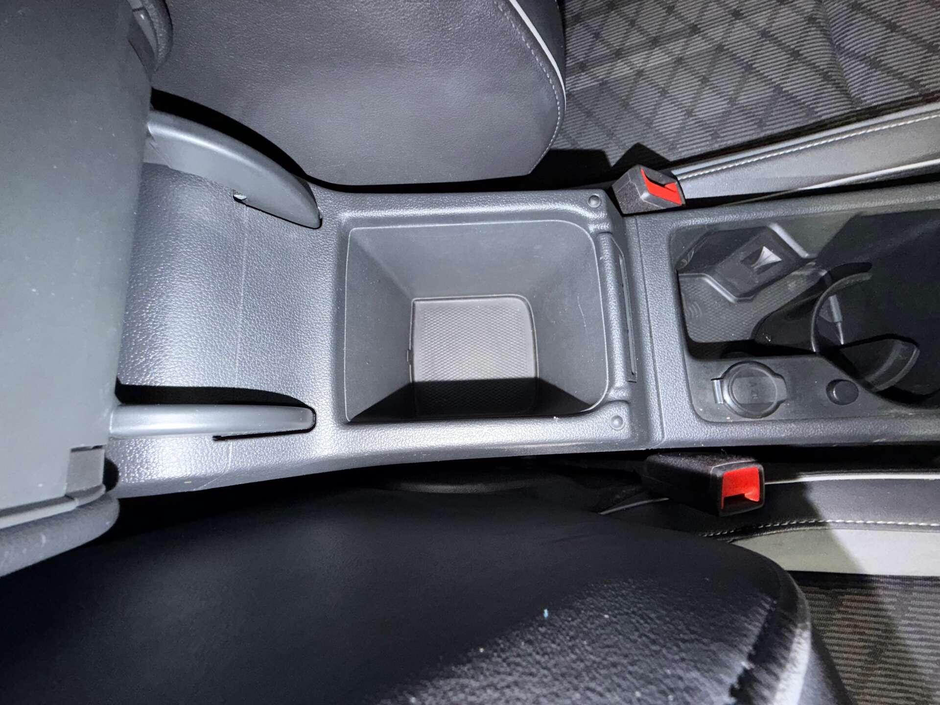 Volkswagen Golf view 52